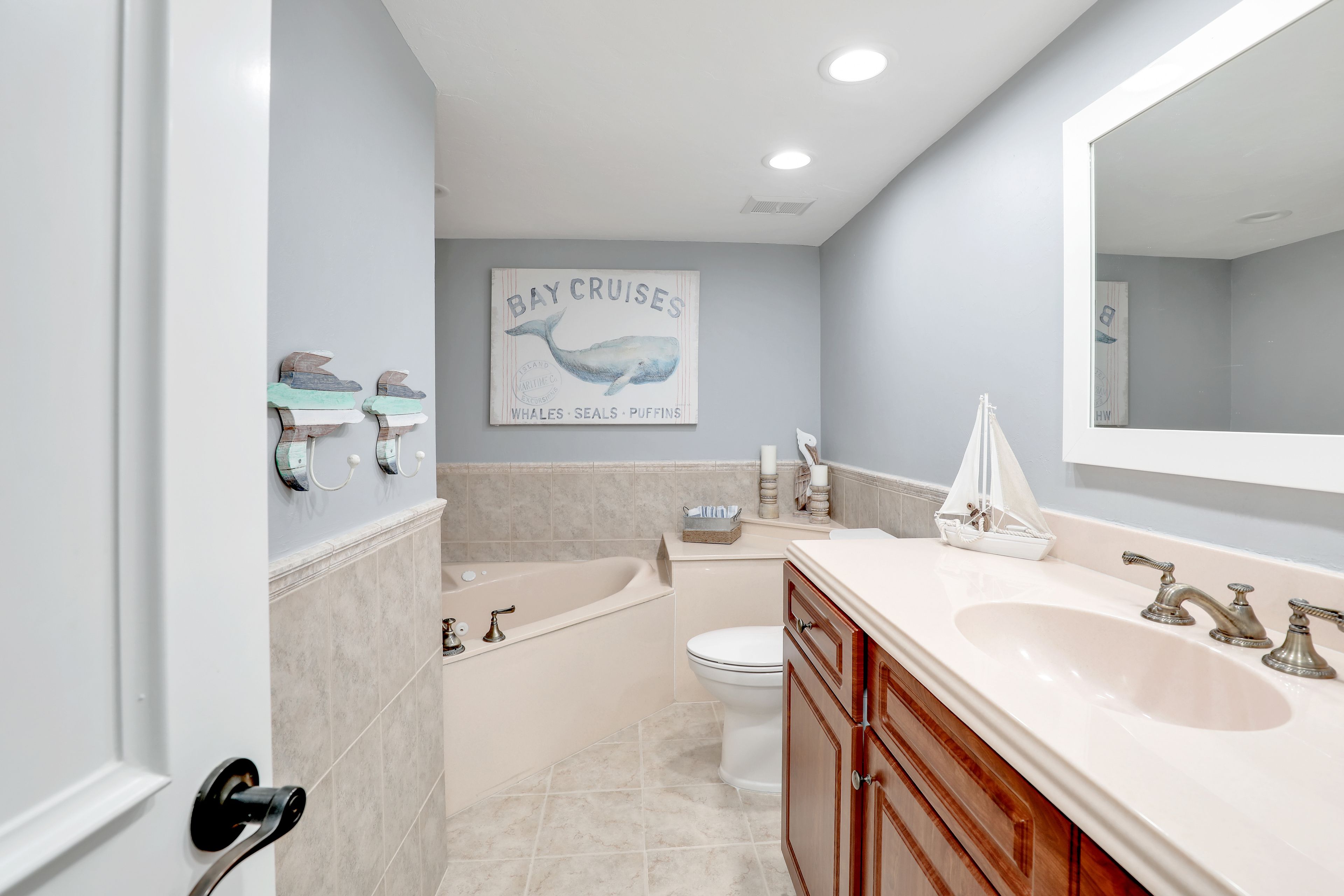 Full Bathroom