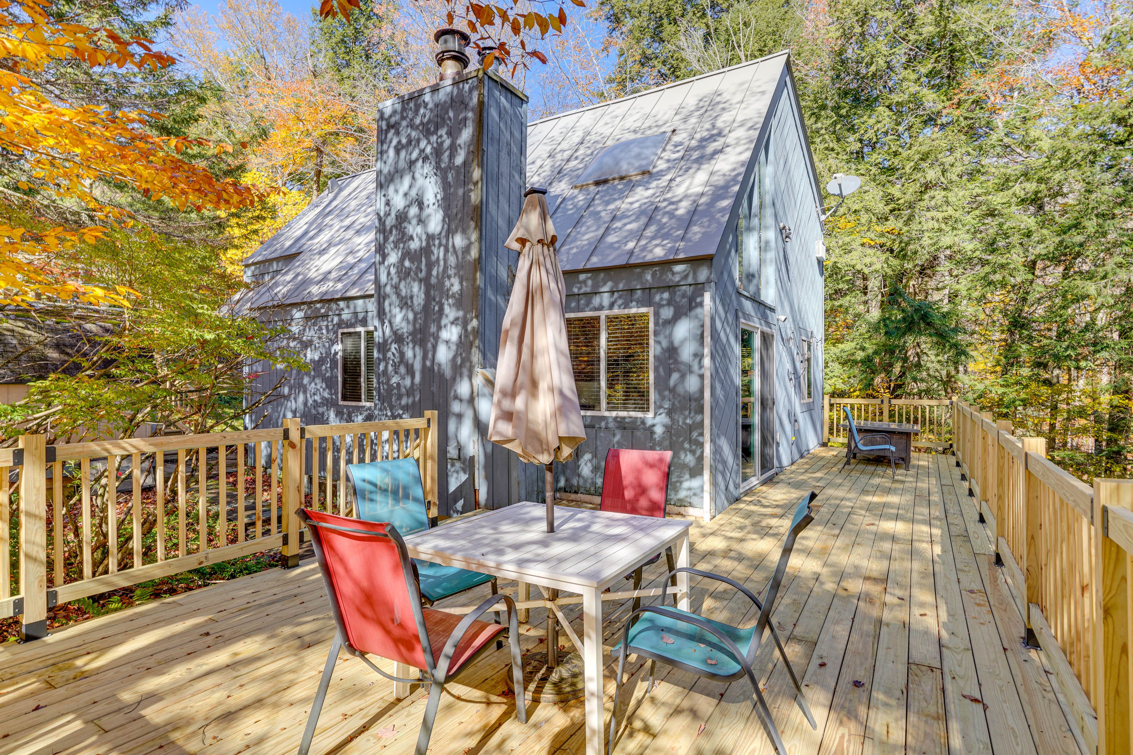 Wraparound Deck | Outdoor Dining