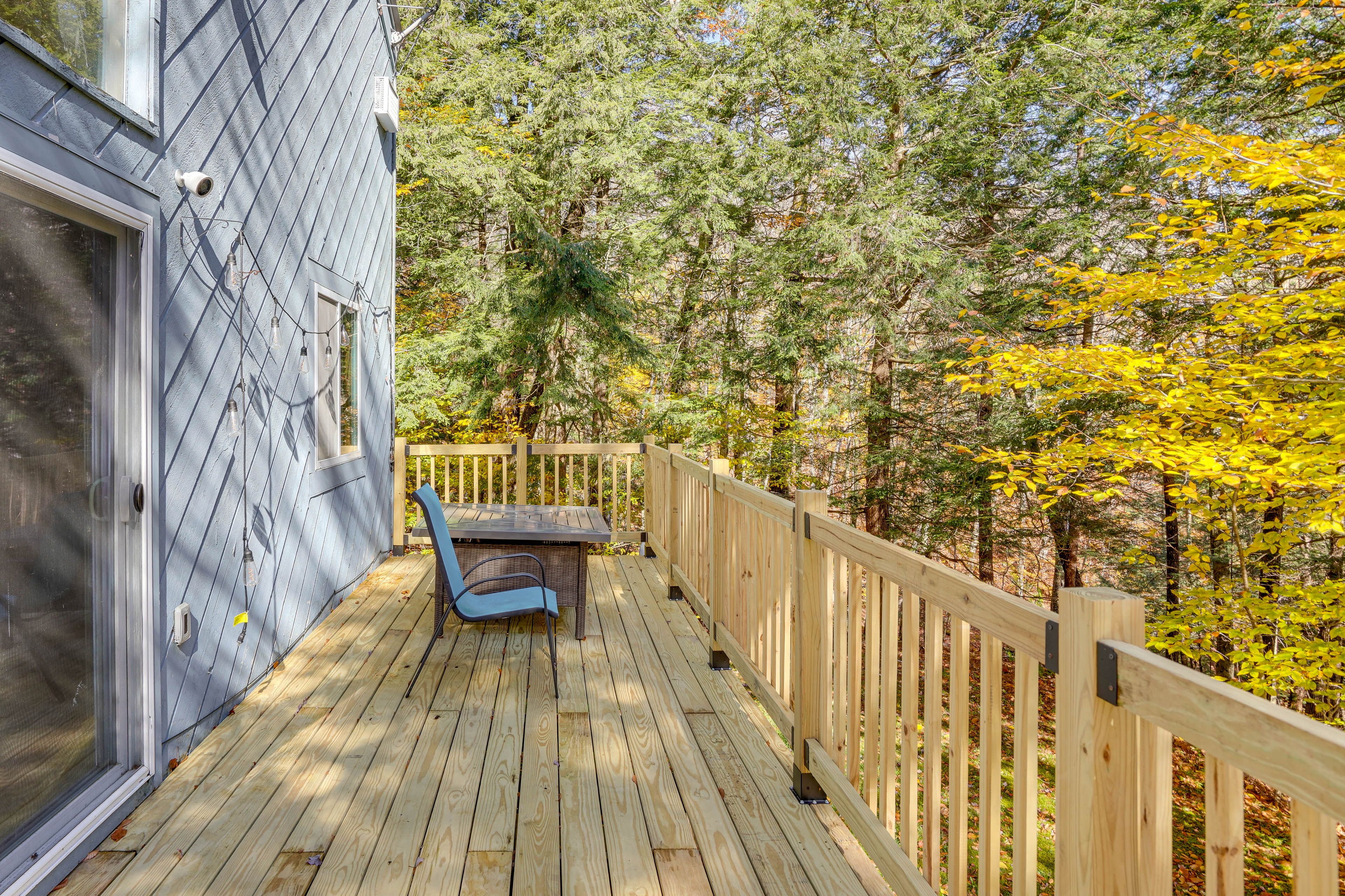 Wraparound Deck | Outdoor Dining Area