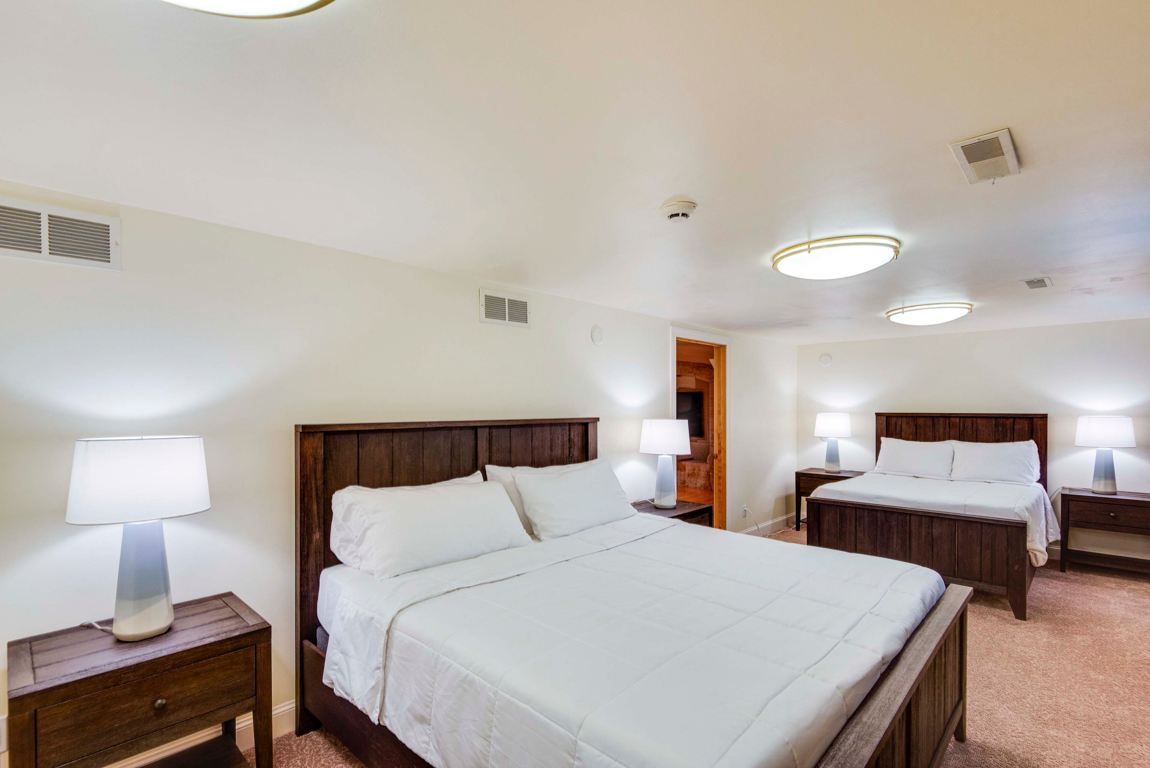 Bedroom 4 | Lower Level | King Bed | Full Bed