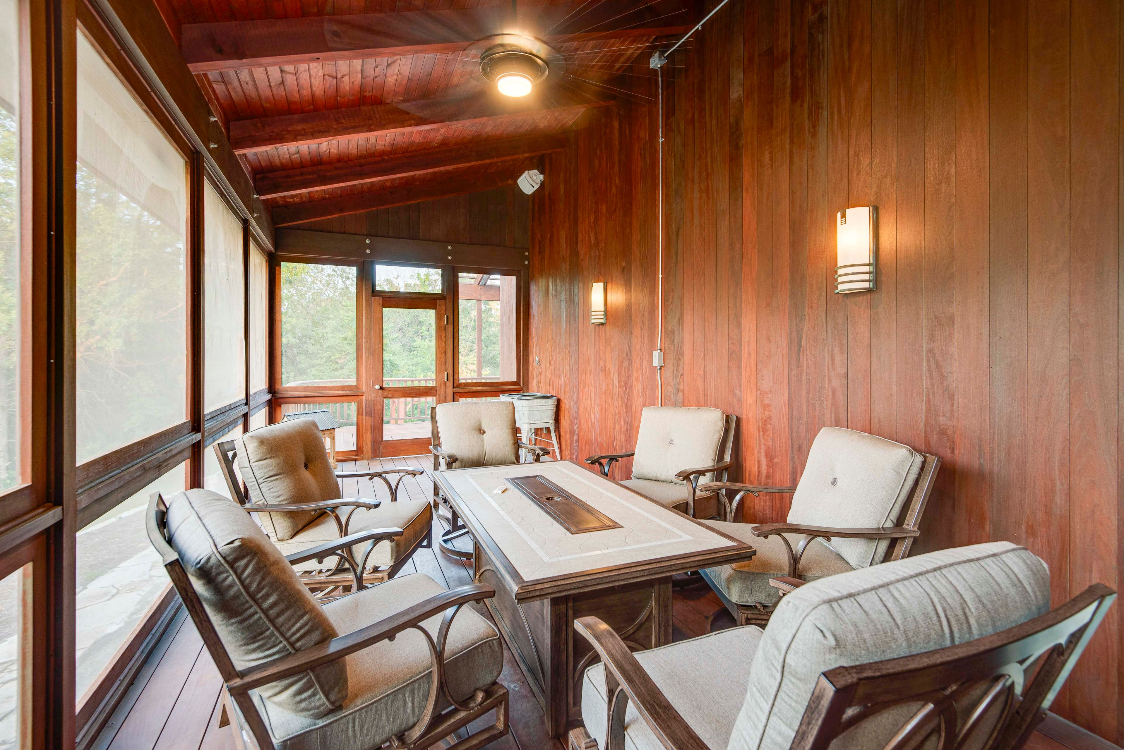Enclosed Porch | Gas Fire Pit