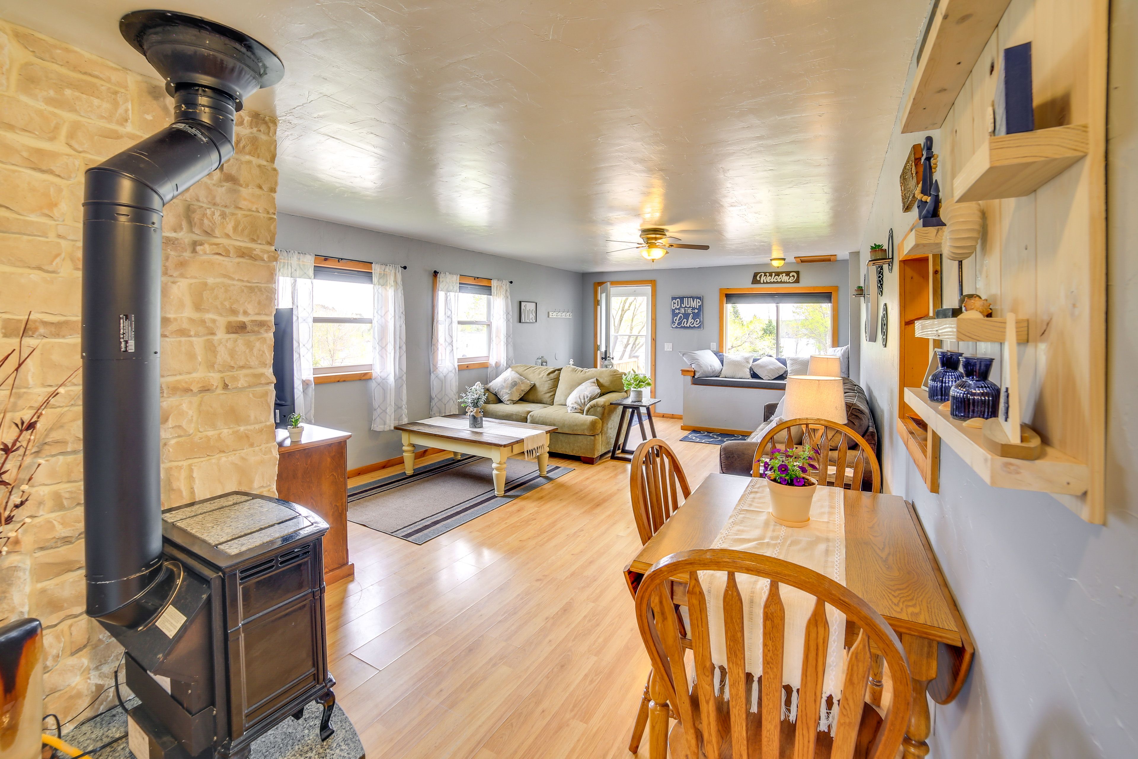 Breakfast Nook