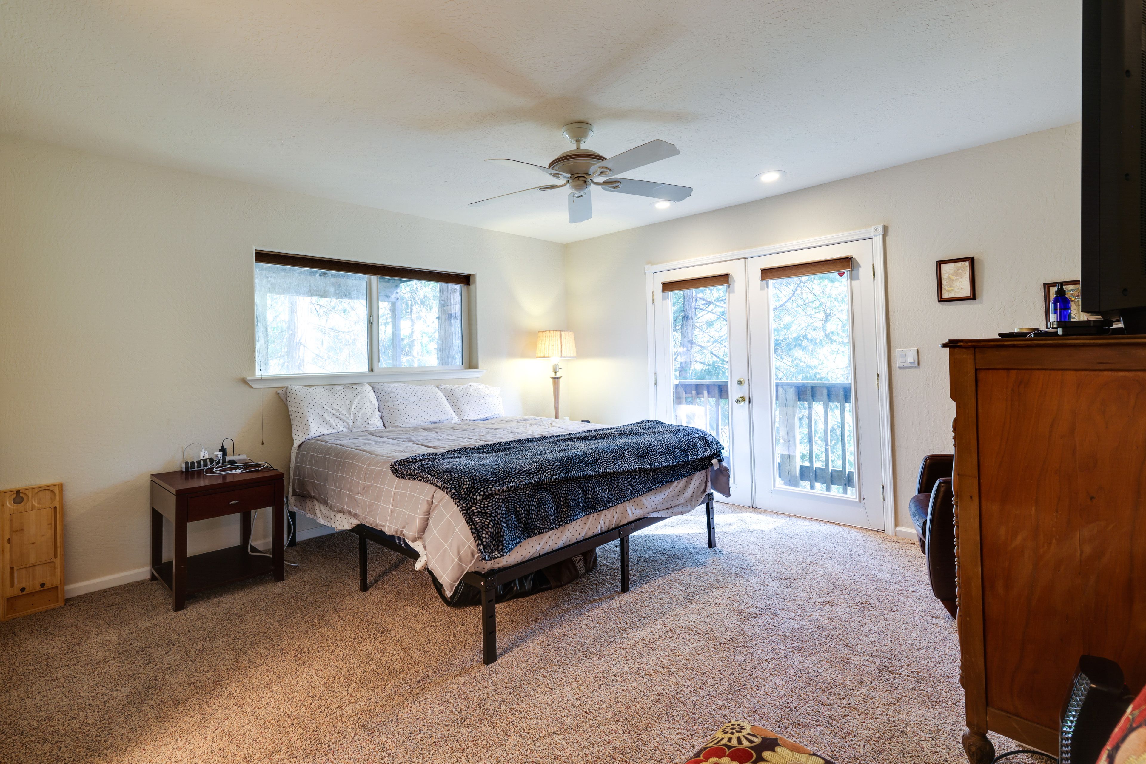 Bedroom Suite | California King Bed | Linens Provided