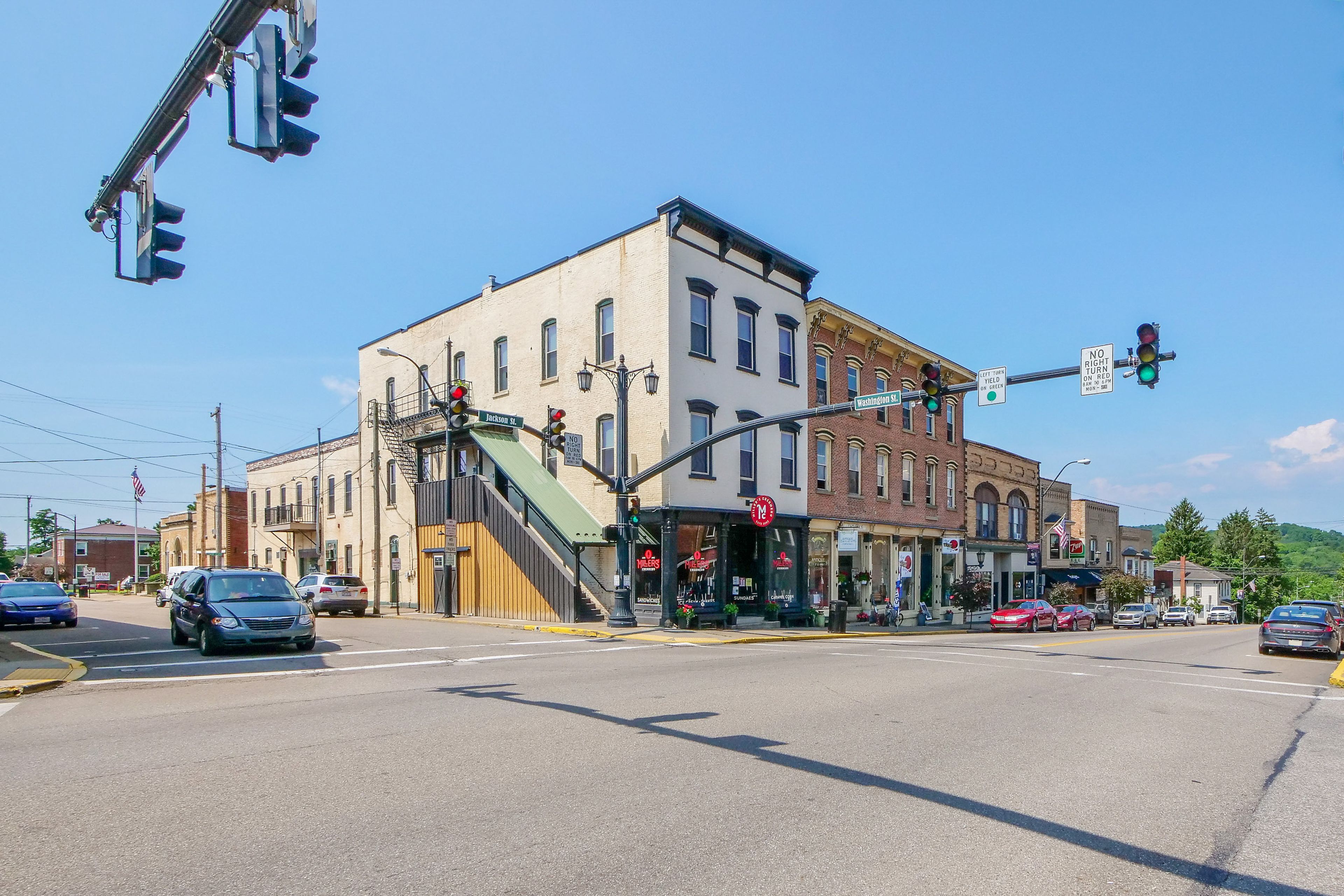 Parking | Free Street Parking | Public Parking Lot Neaby