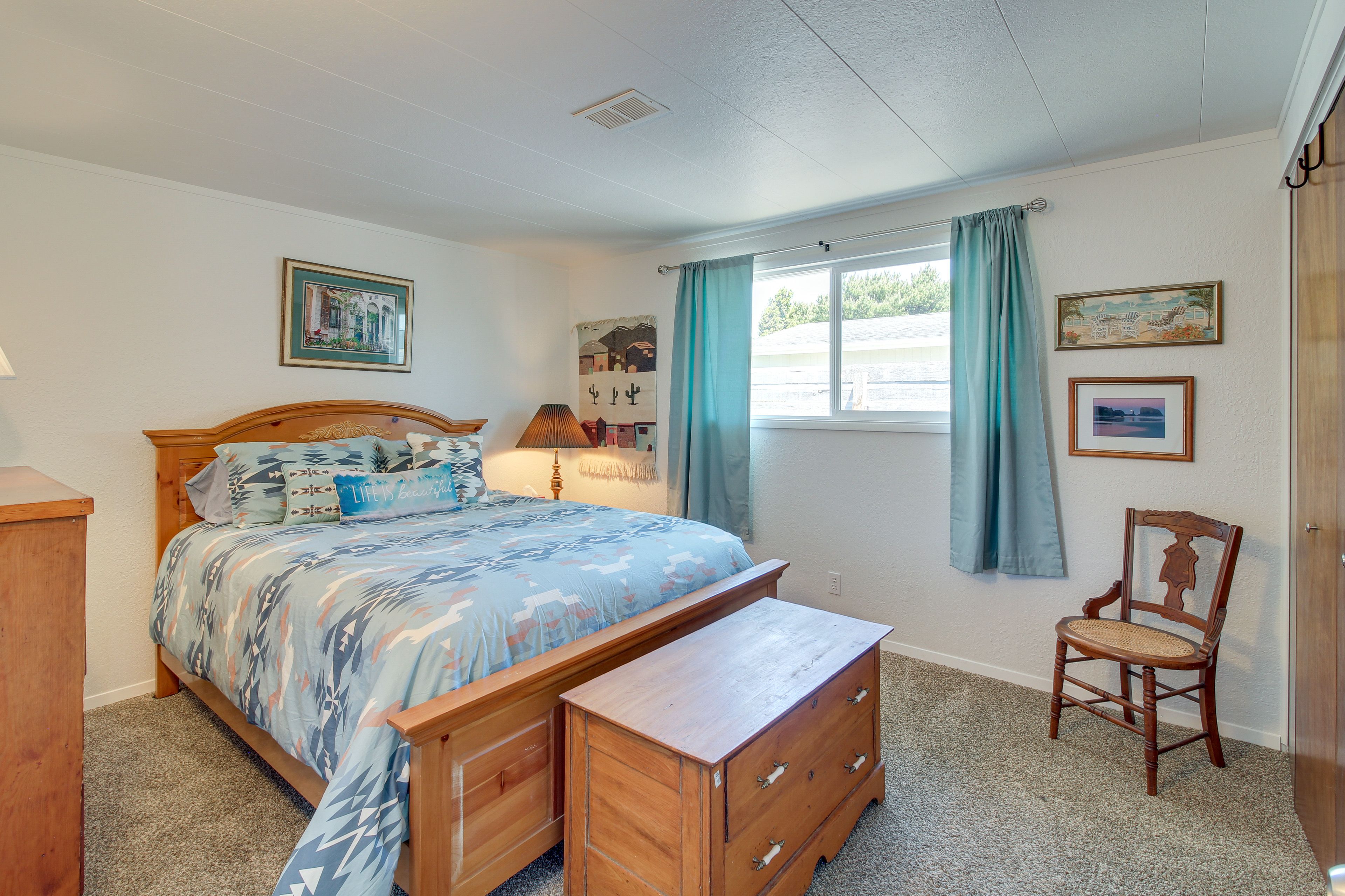 Bedroom 2 | Queen Bed