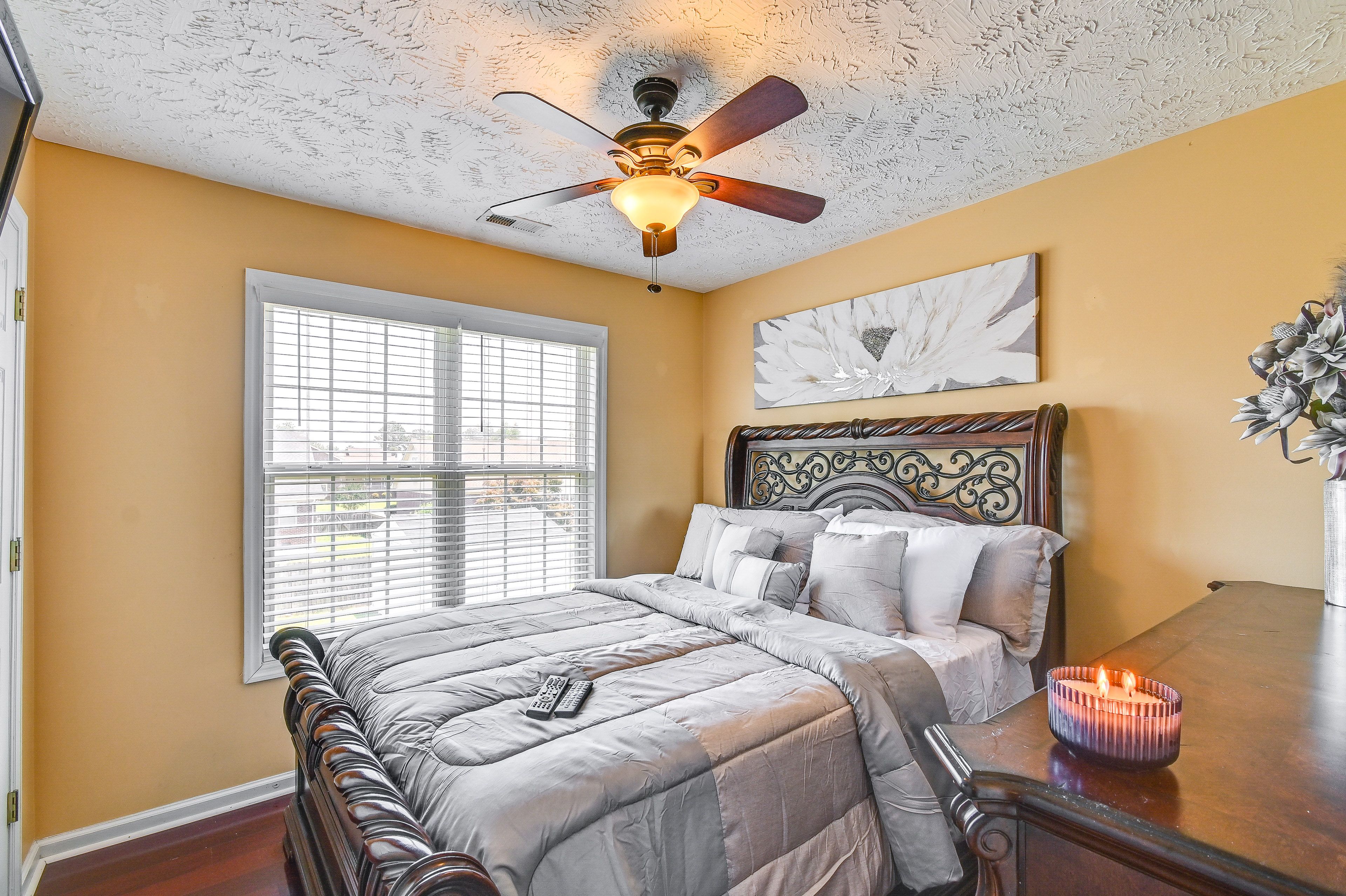 Bedroom 2 | Queen Bed | 2nd Floor | Hangers