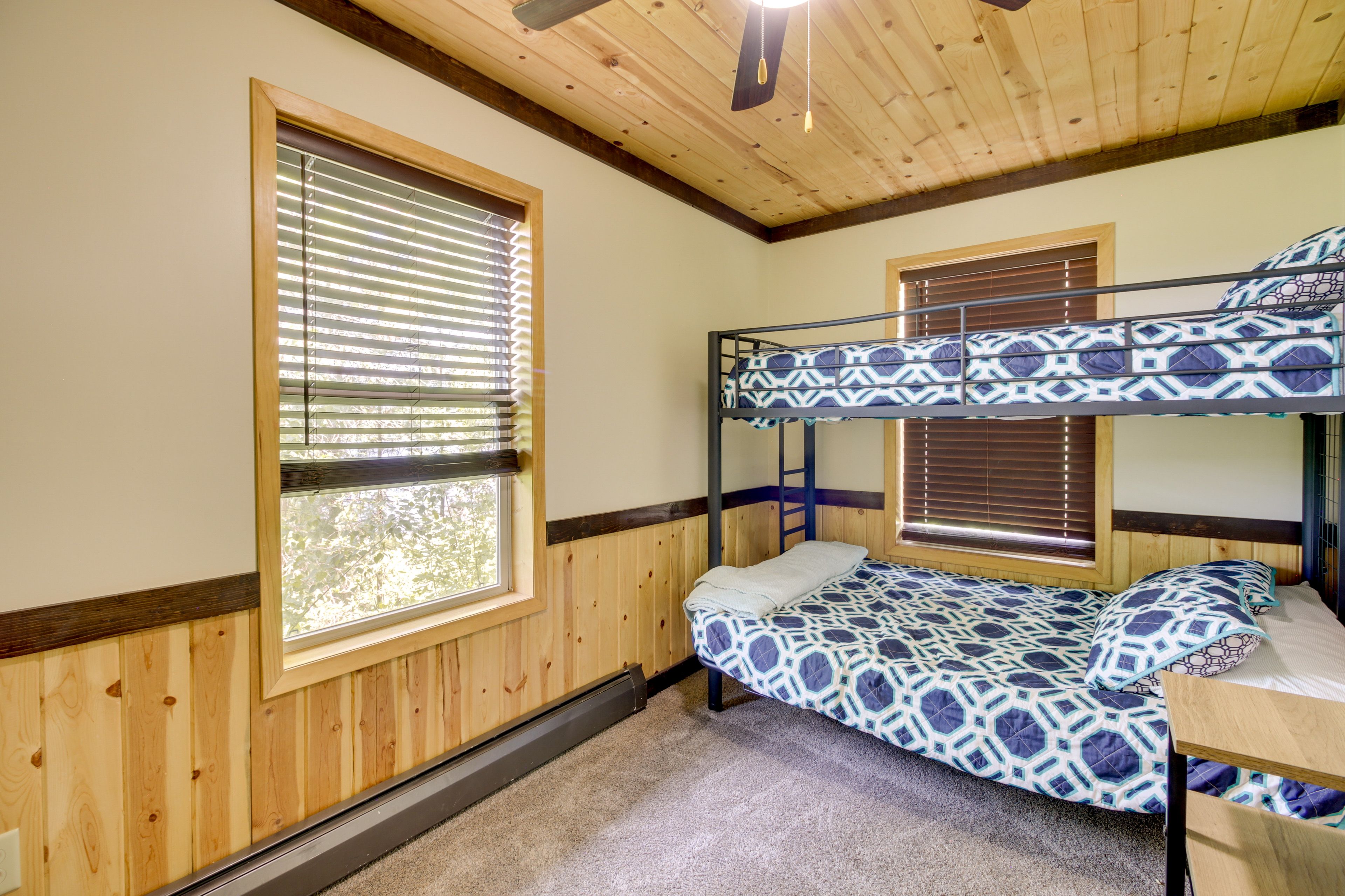 Bedroom 3 | Twin Bunk Bed | Smart TV