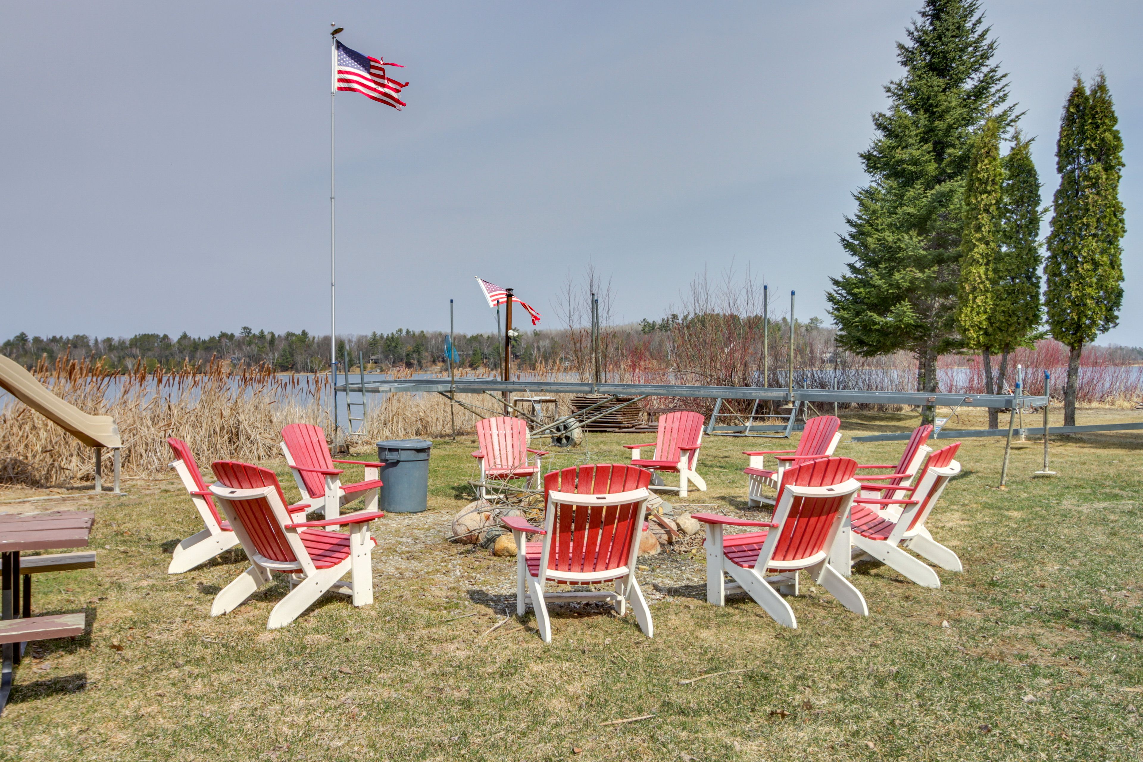 Private Yard | Fire Pit | Volleyball Court | Lake Views