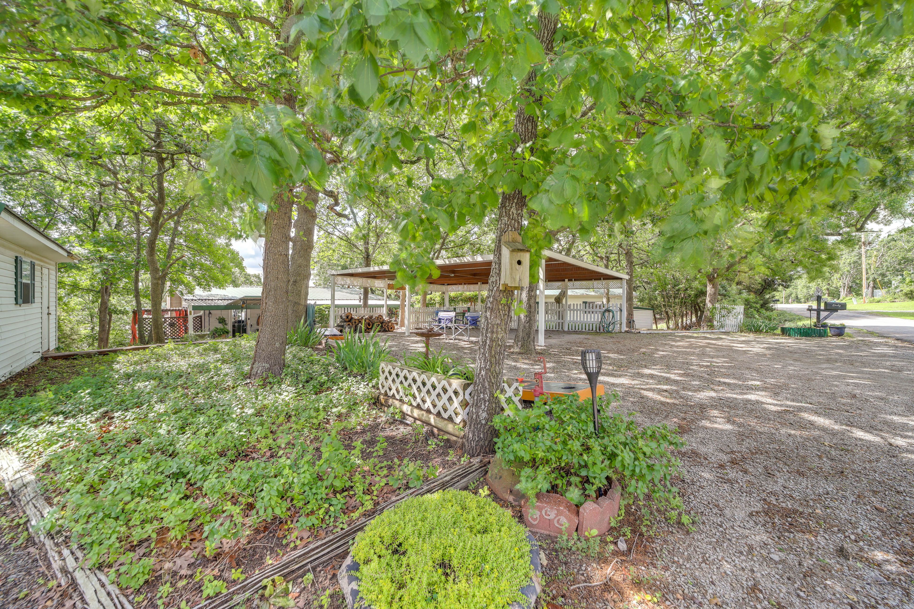 Exterior | 3 Mi to Boat Ramp