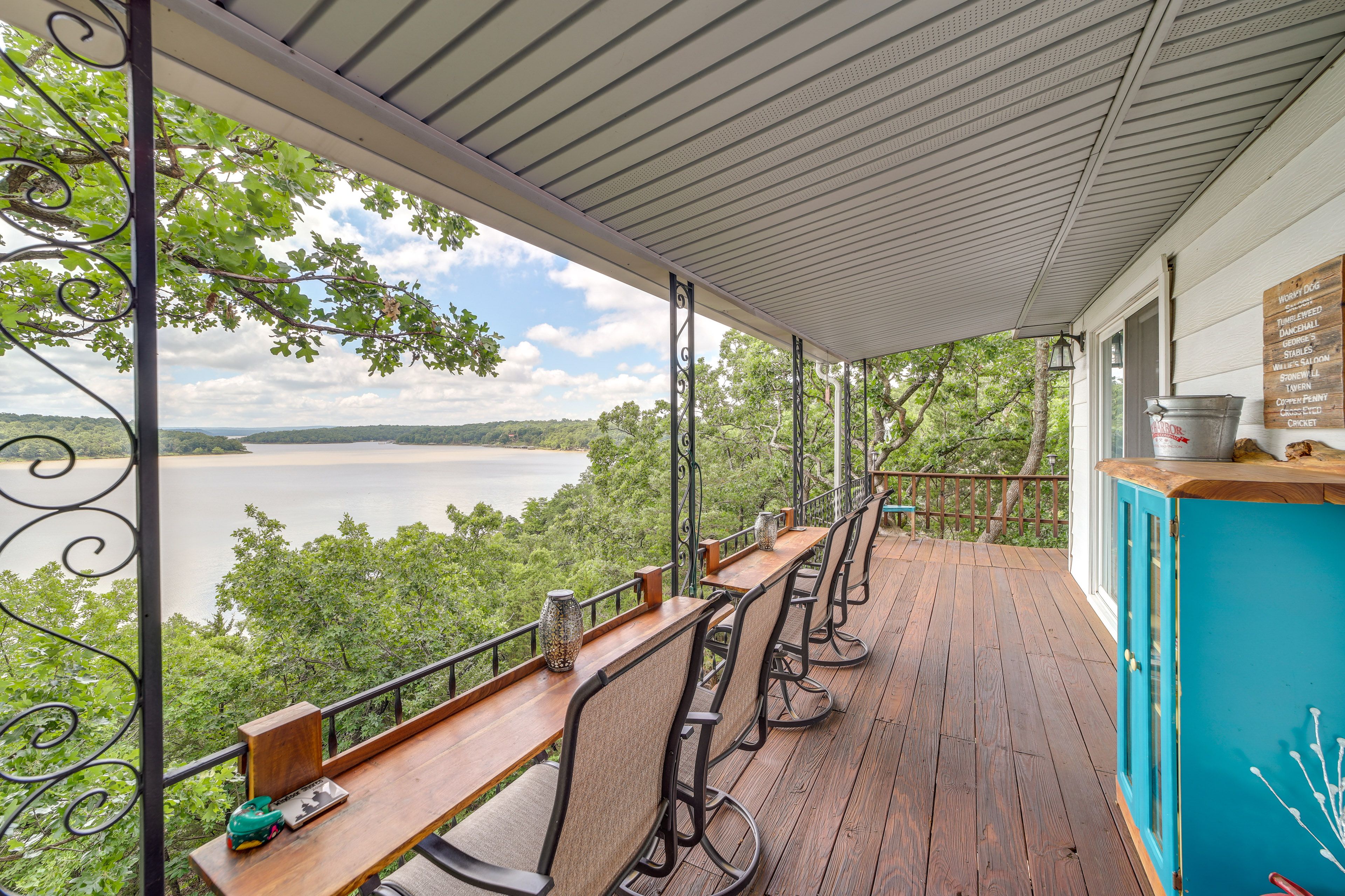 Canadian Vacation Rental | 2BR | 1BA | 1,000 Sq Ft | Stairs to Enter