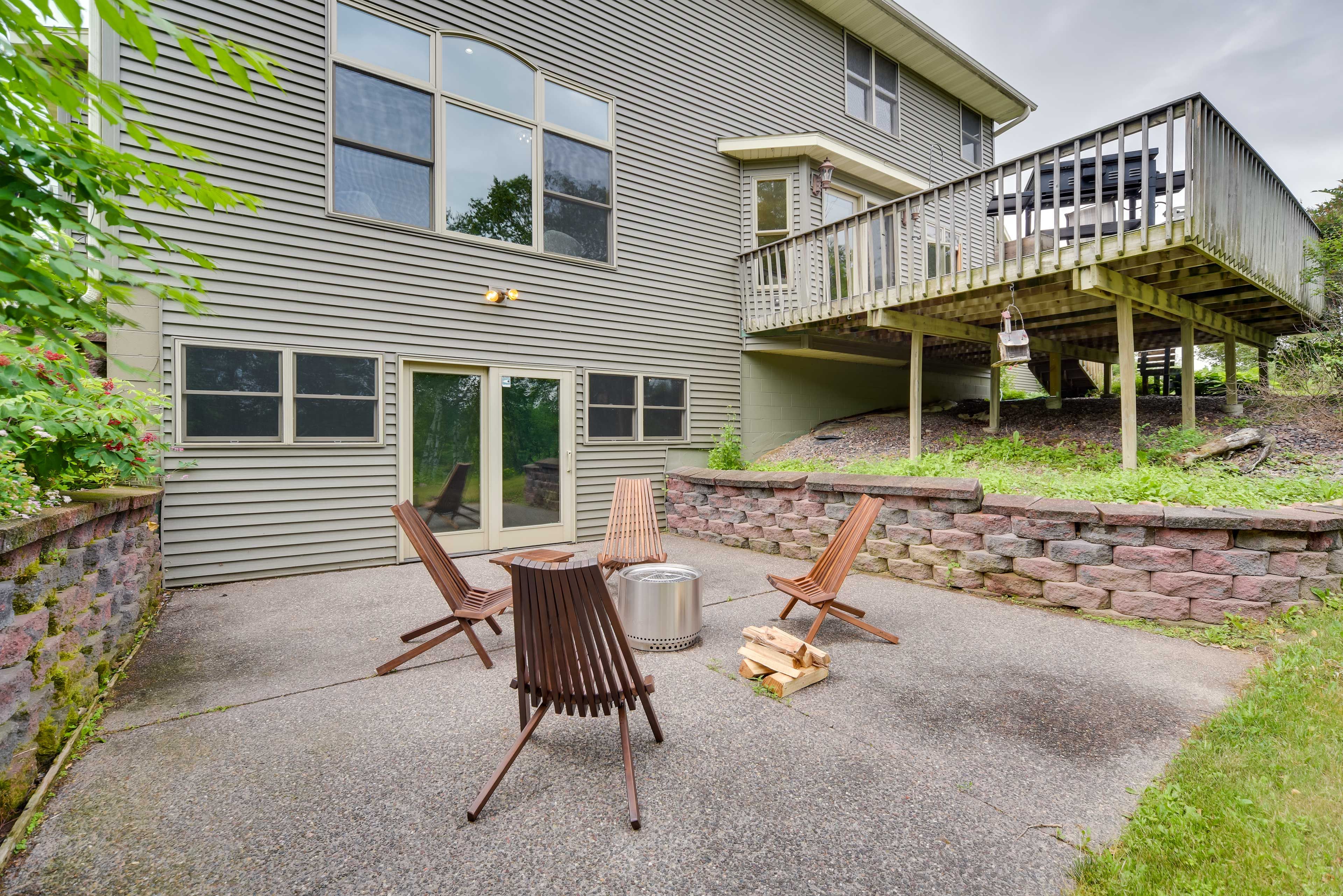 Patio | Gas Fire Pit w/ Seating | Yard Games