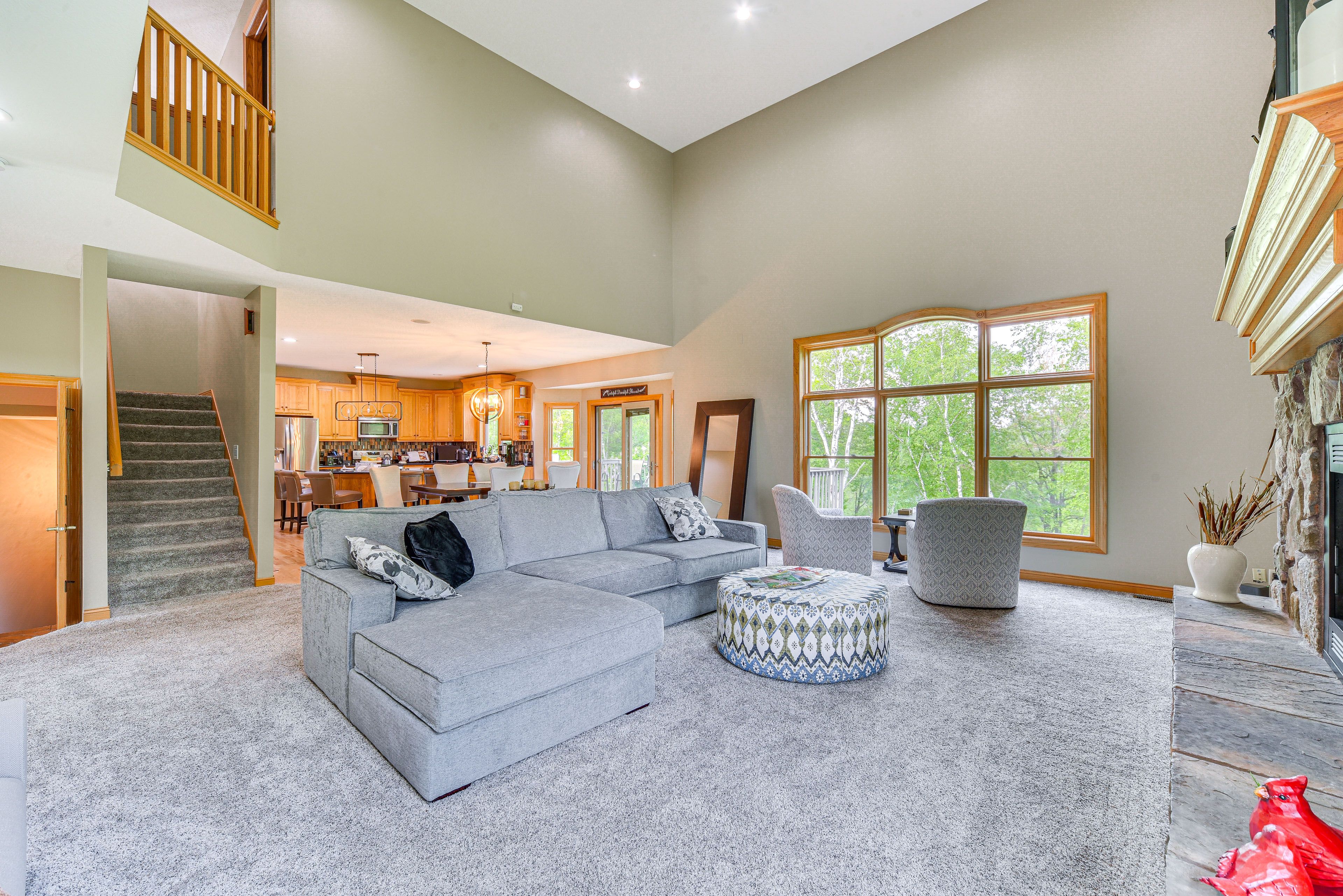 Living Room | Gas Fireplace | Open Floorplan