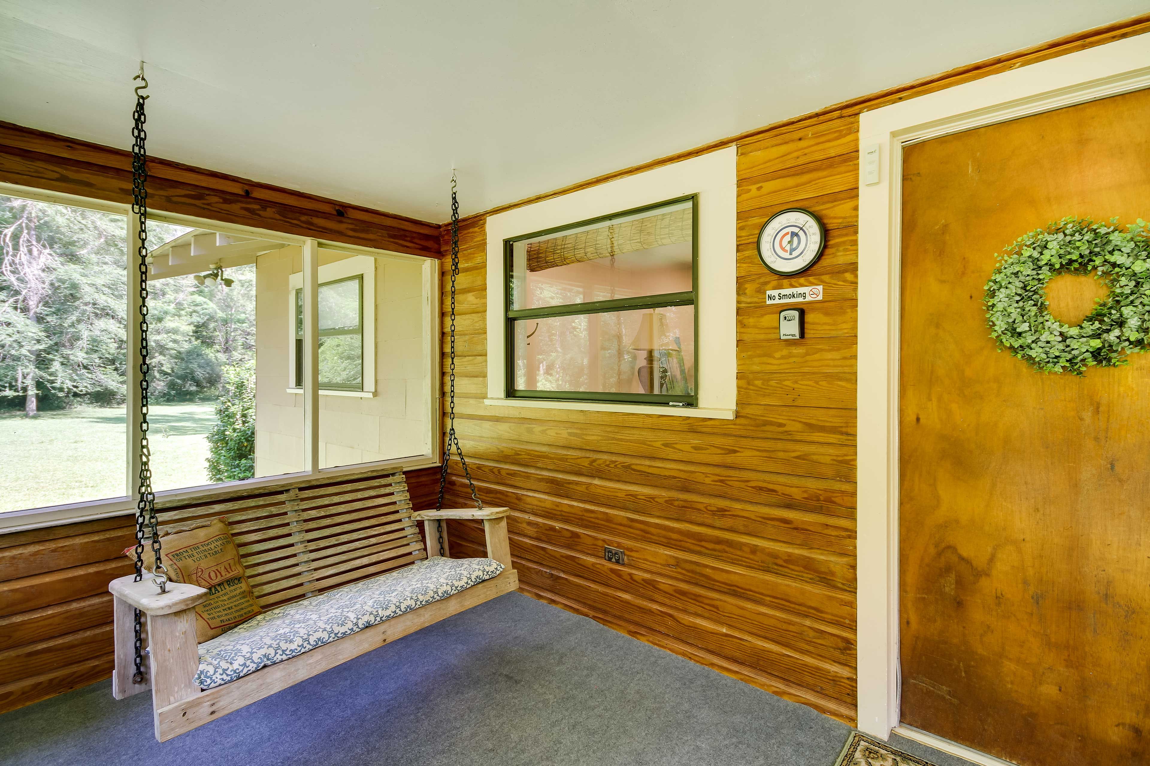 Screened-In Porch