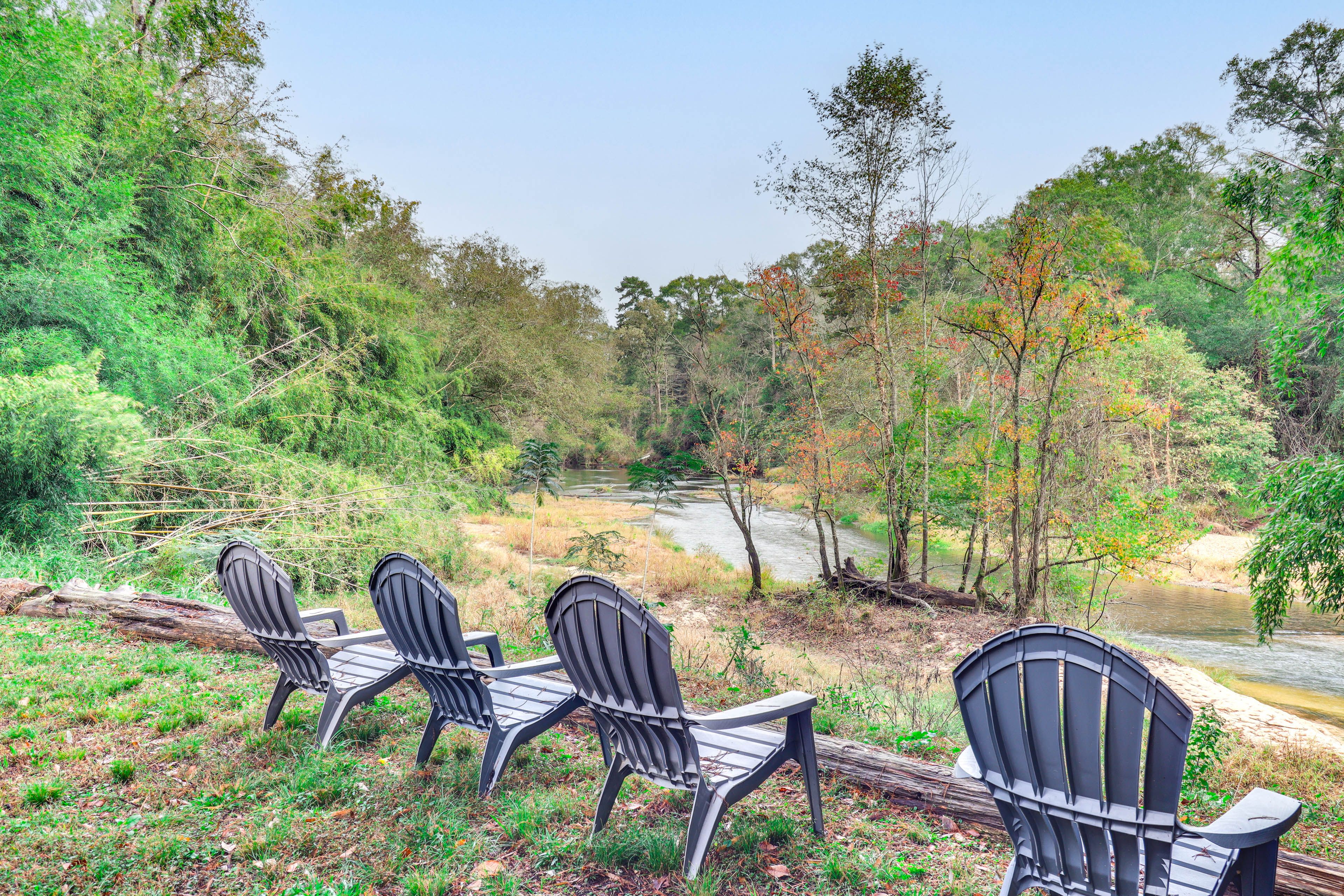 McComb Vacation Rental | 2BR | 2BA | 1,200 Sq Ft | Steps Required to Enter