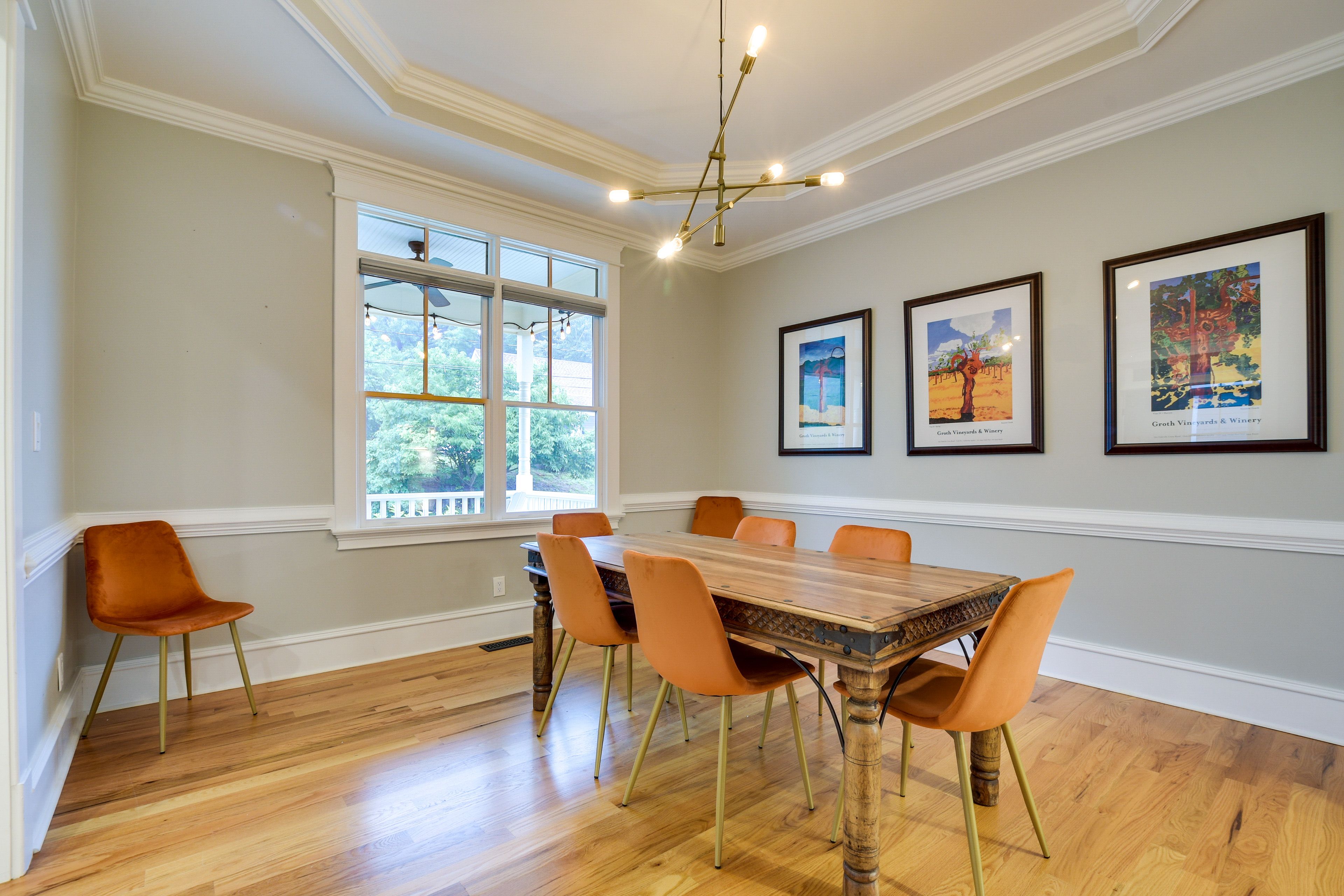 Dining Area | Dishware/Flatware Provided