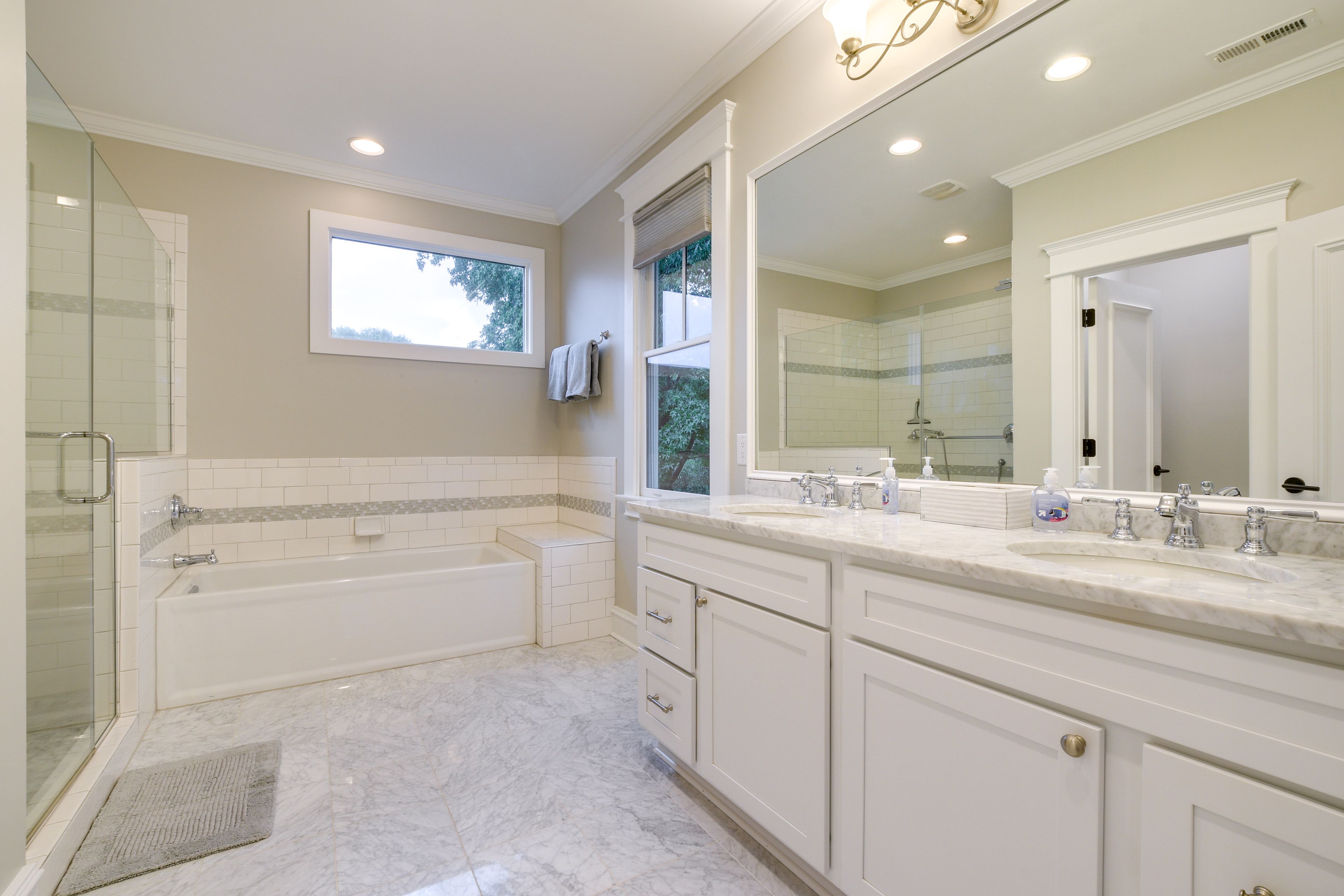 En-Suite Bathroom | Towels Provided | Complimentary Toiletries