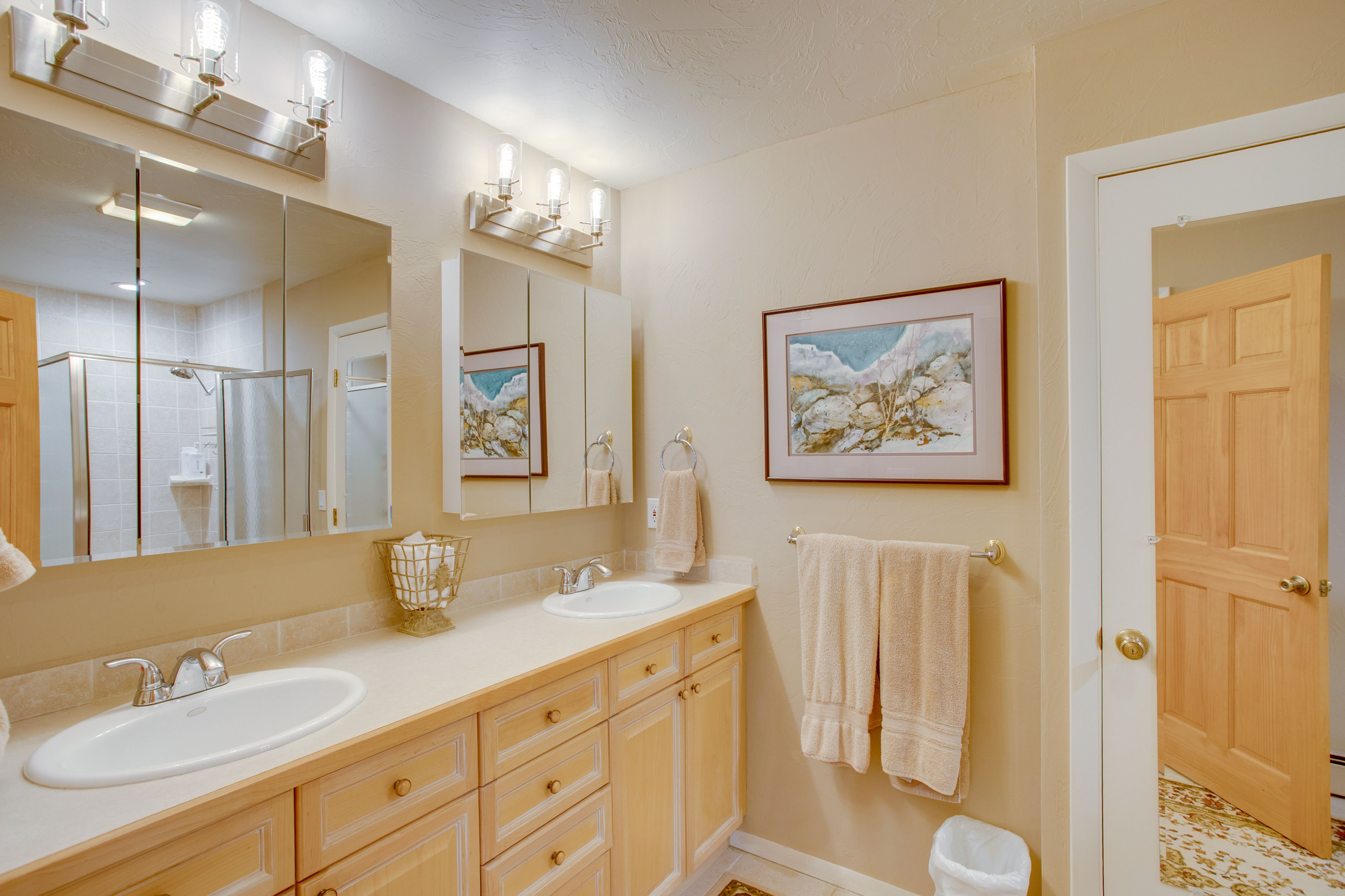En-Suite Bathroom | Towels Provided | Complimentary Toiletries