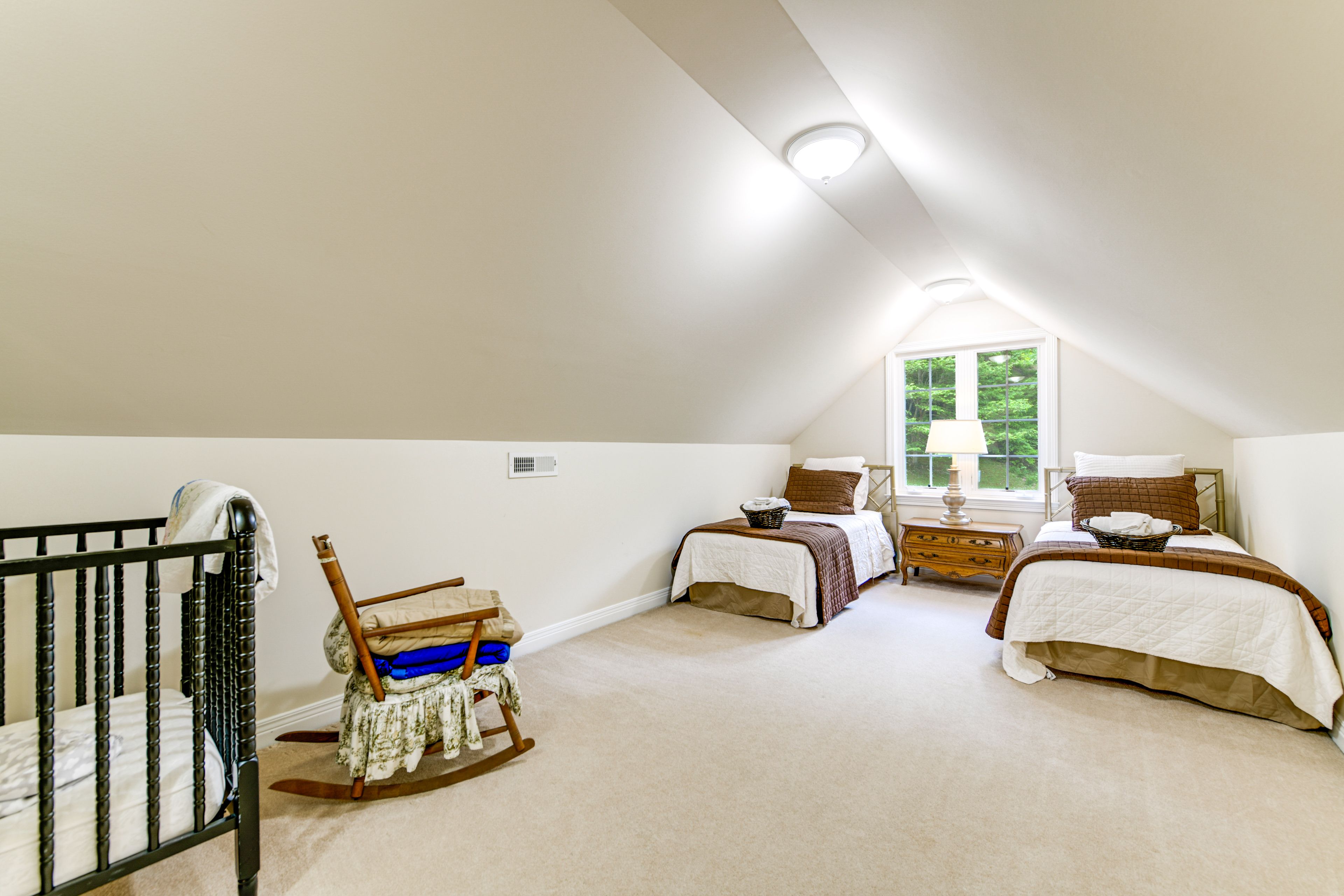 Bedroom 1 | 2 Twin Beds | Upper Floor