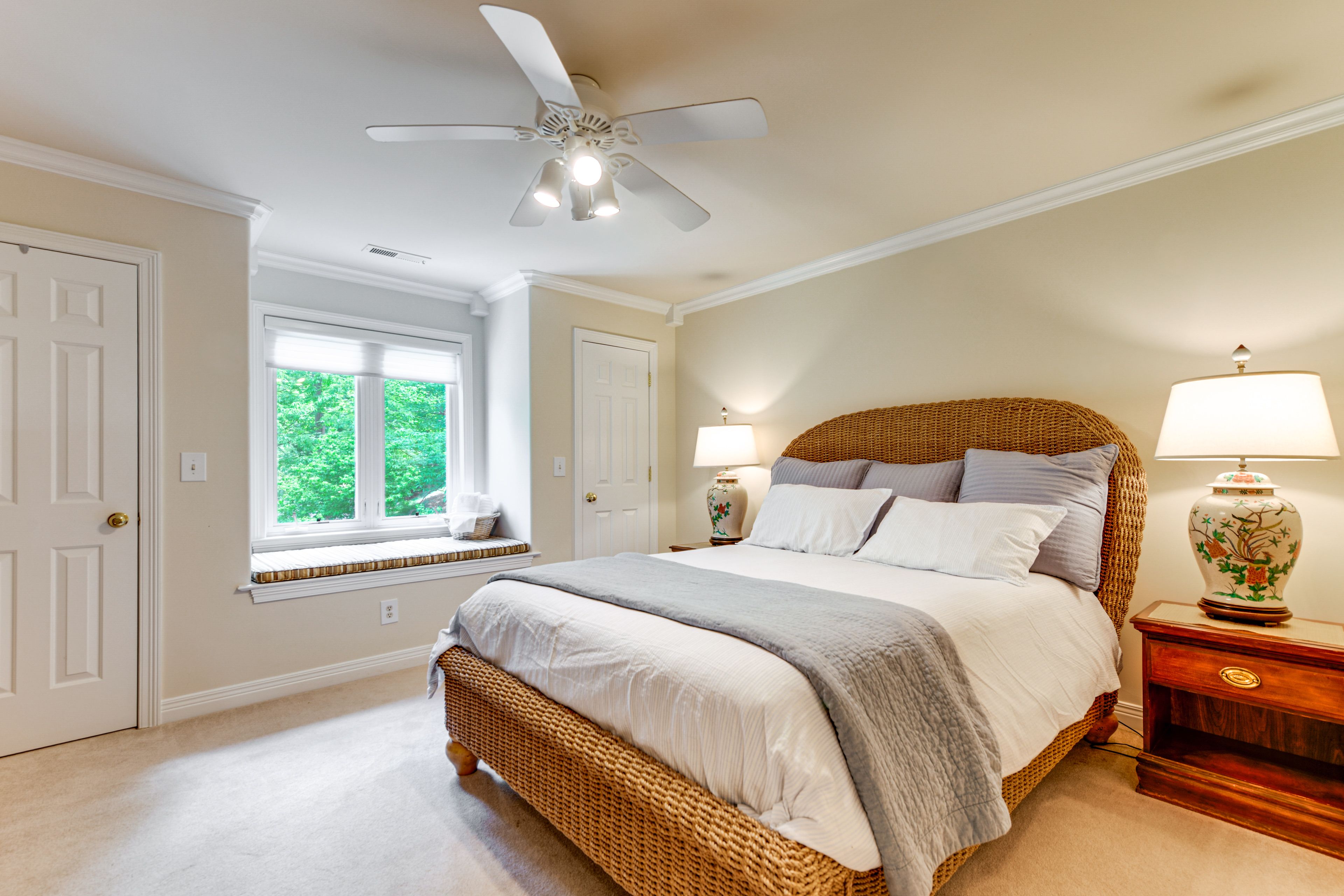 Bedroom 2 | Queen Bed | Upper Floor