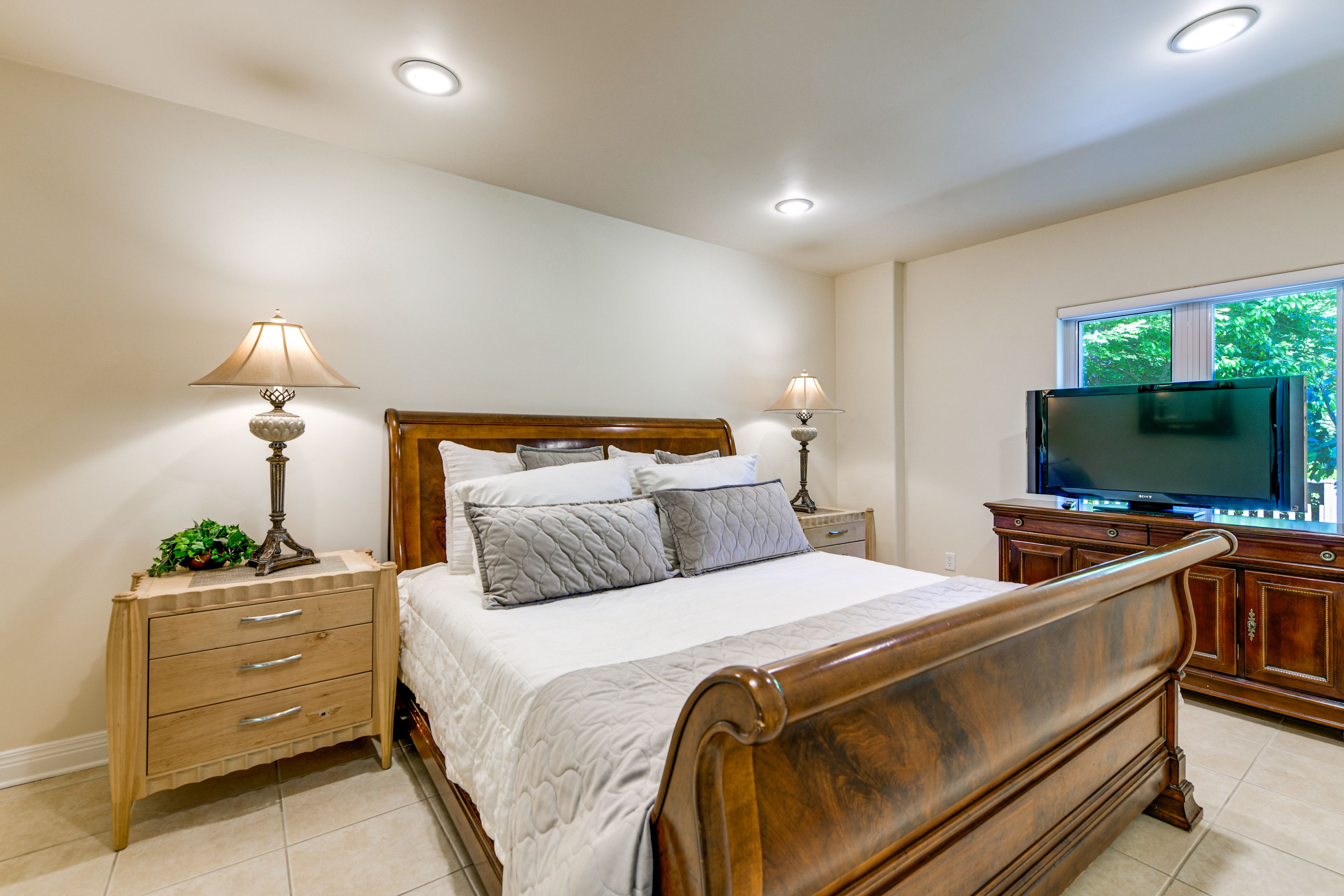 Bedroom 6 | King Bed | Lower Floor