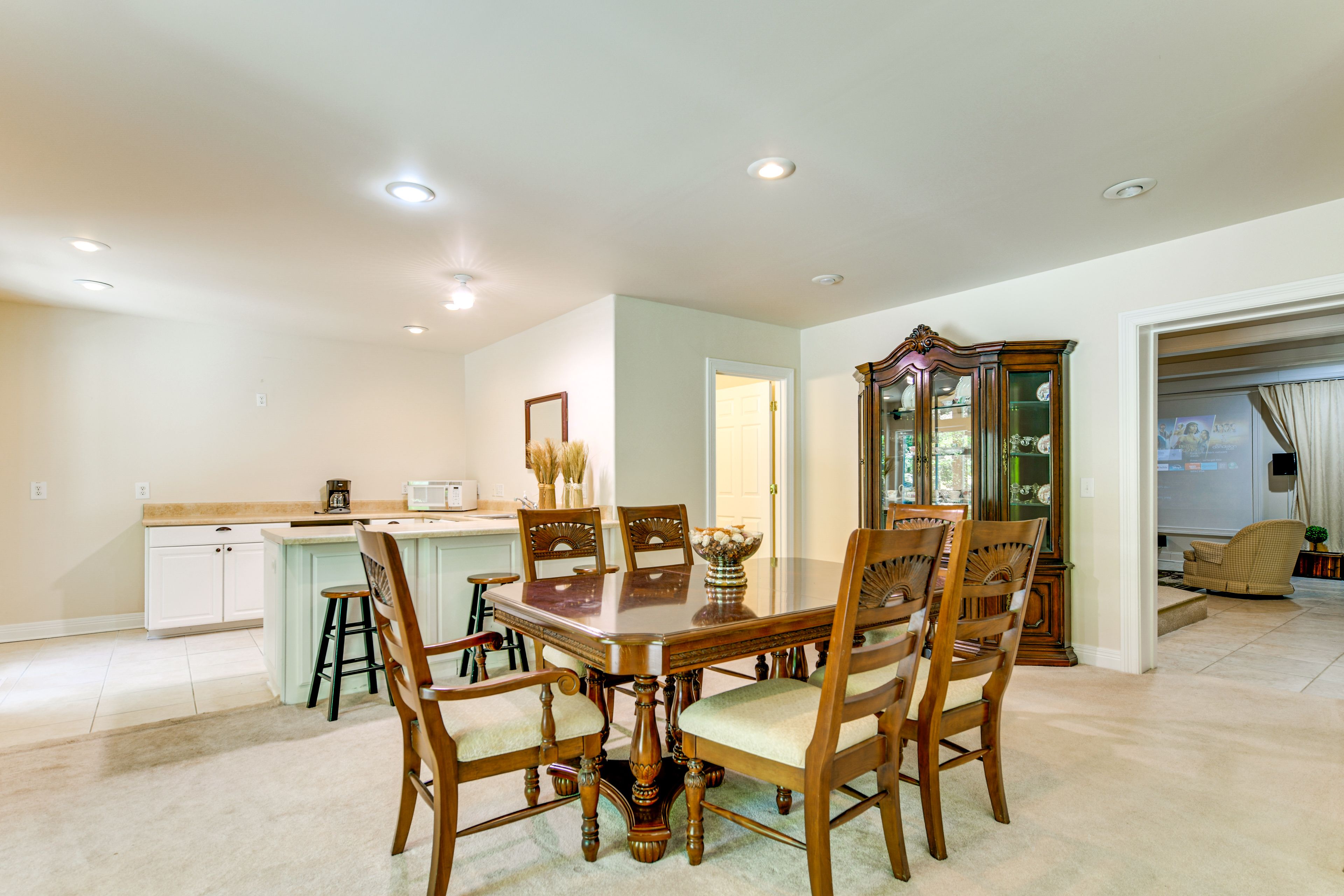 Dining Area | Lower Floor