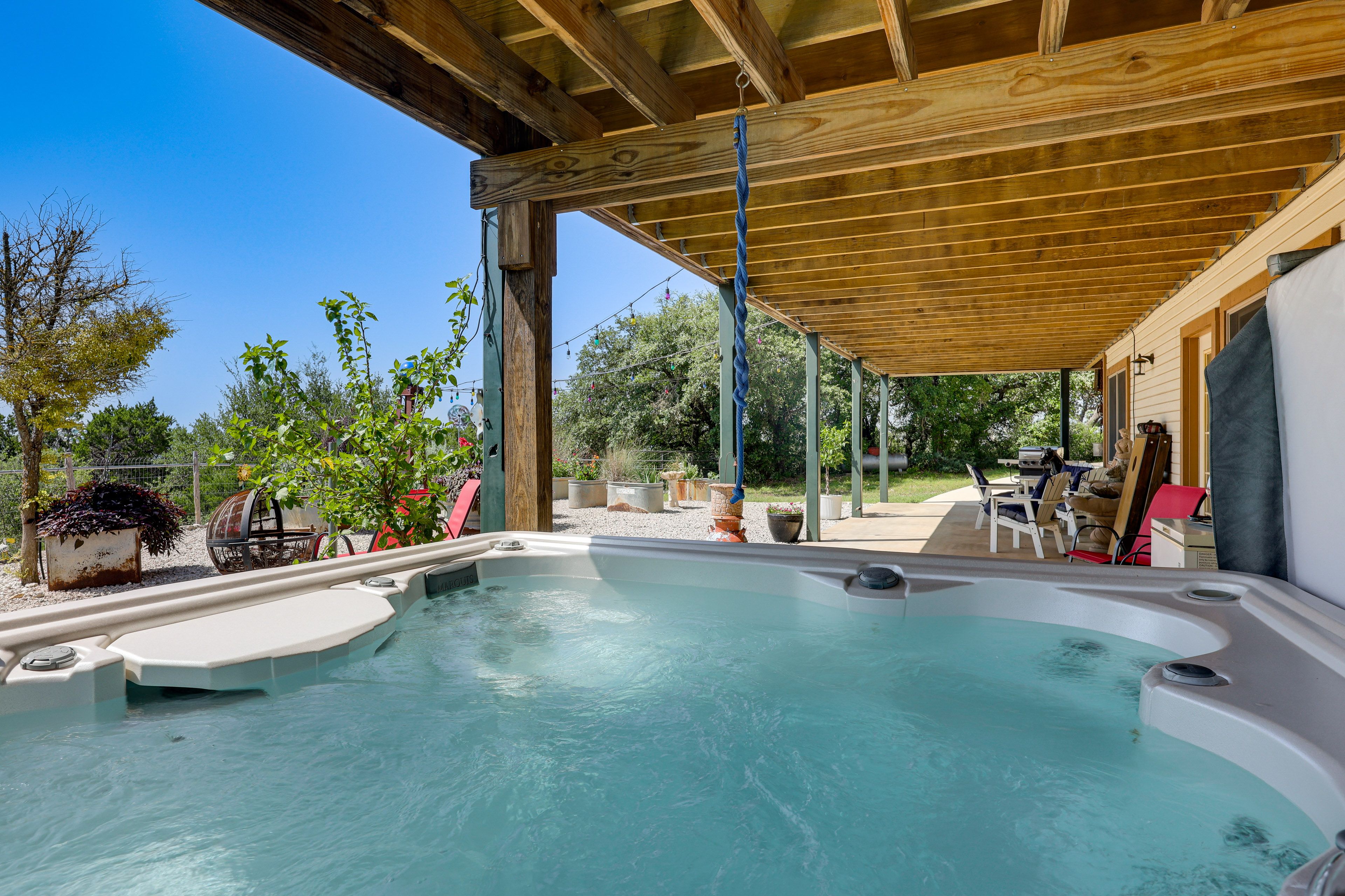 Fredericksburg Vacation Rental | 2BR | 1BA | 1,200 Sq Ft | Step-Free Access