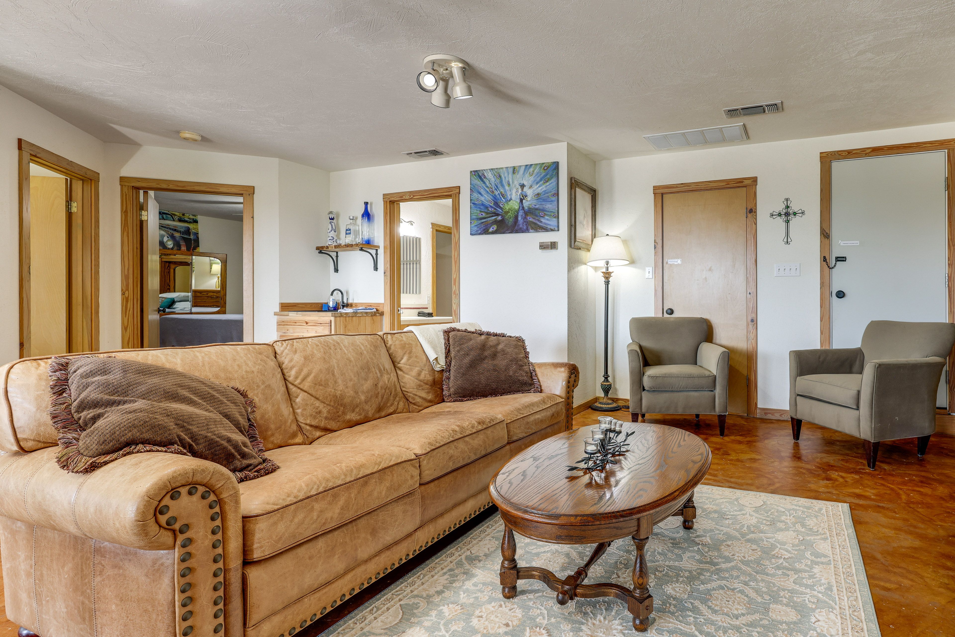Living Room | Smart TV | Wood-Burning Stove | Central A/C | Free WiFi