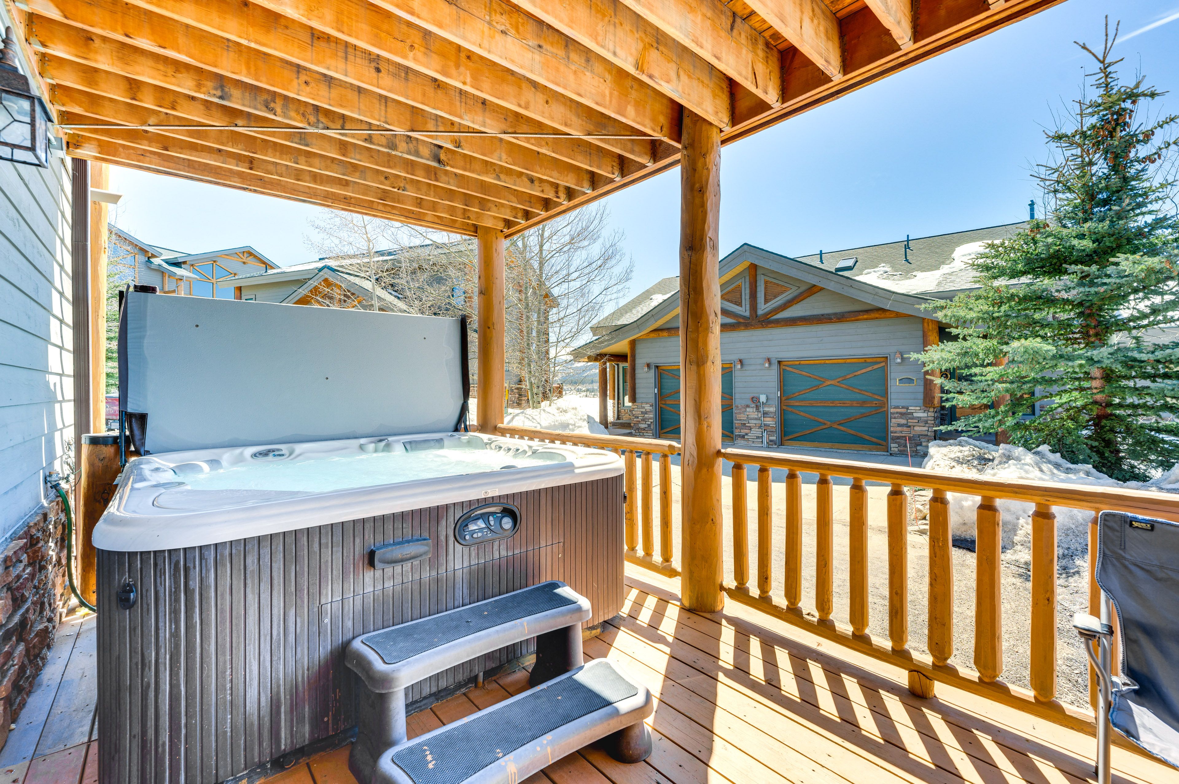 Lower Deck | Private Hot Tub