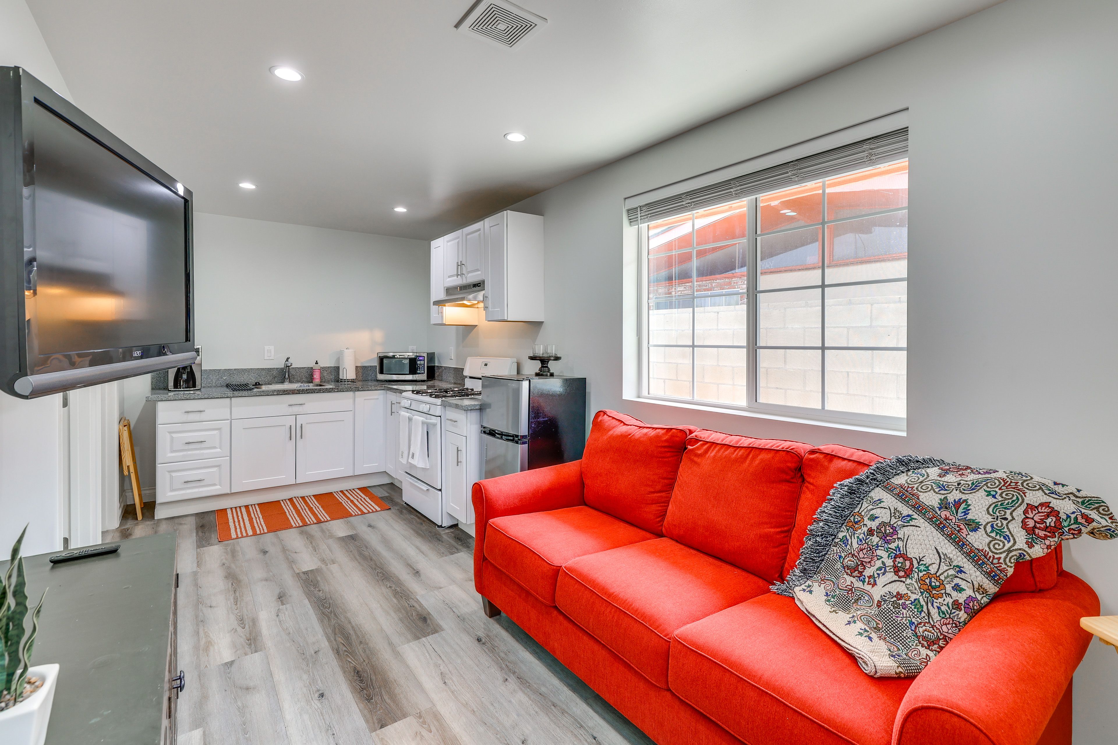 San Fernando Vacation Rental | 1BR | 1BA | 1 Step Required | 360 Sq Ft