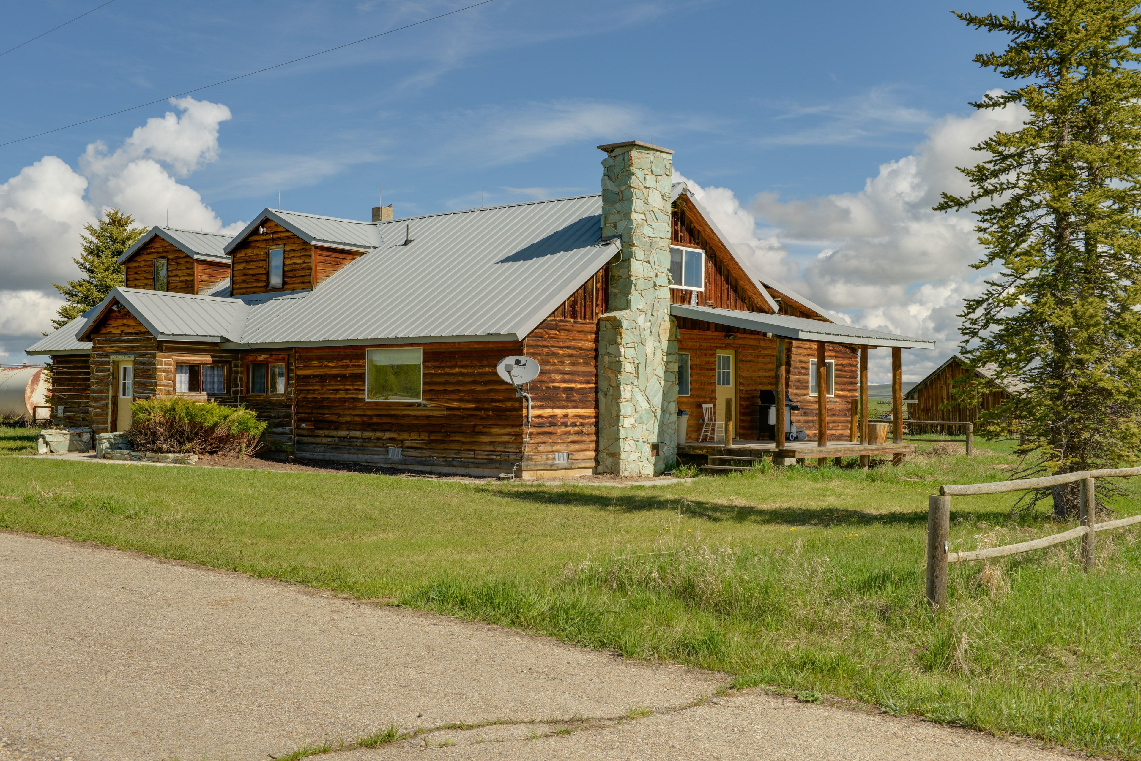 Parking | Driveway (4 Vehicles) | RV/Trailer Parking Welcome