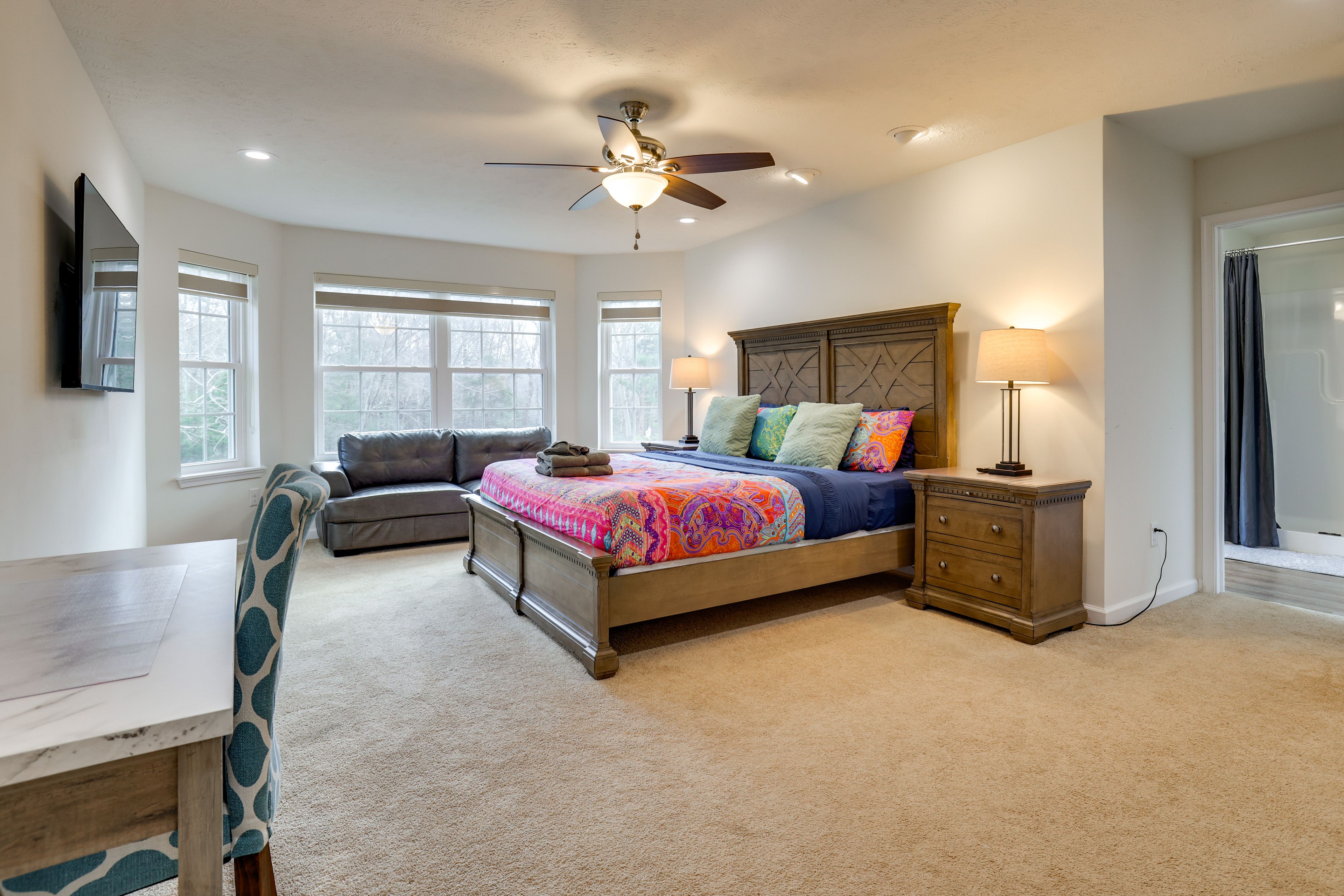 Bedroom 4 | King Bed | Smart TV | Work Desk