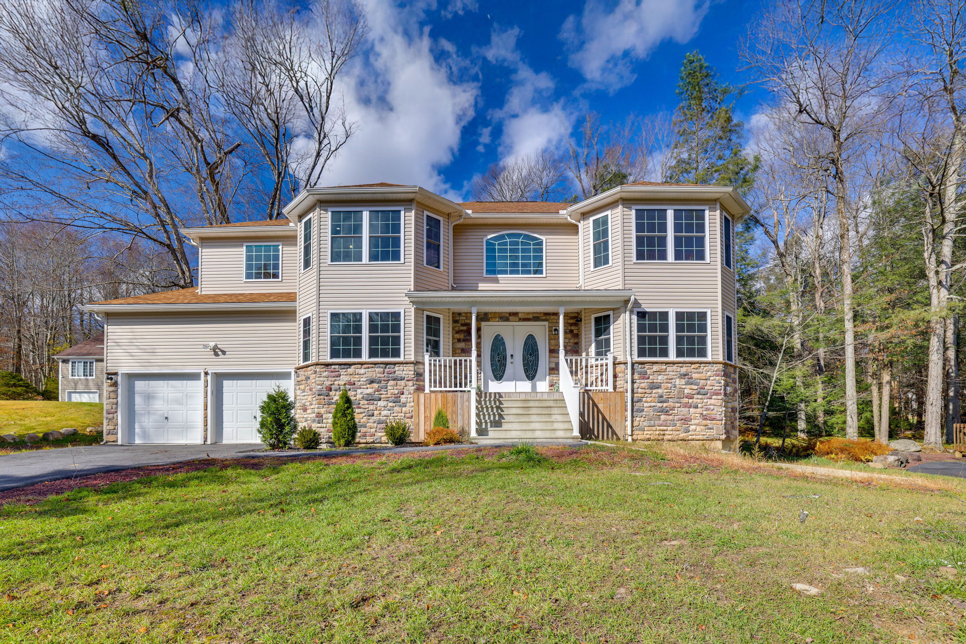 Tobyhanna Vacation Rental | 5BR | 5.5BA | 4,000 Sq Ft | Stairs Required