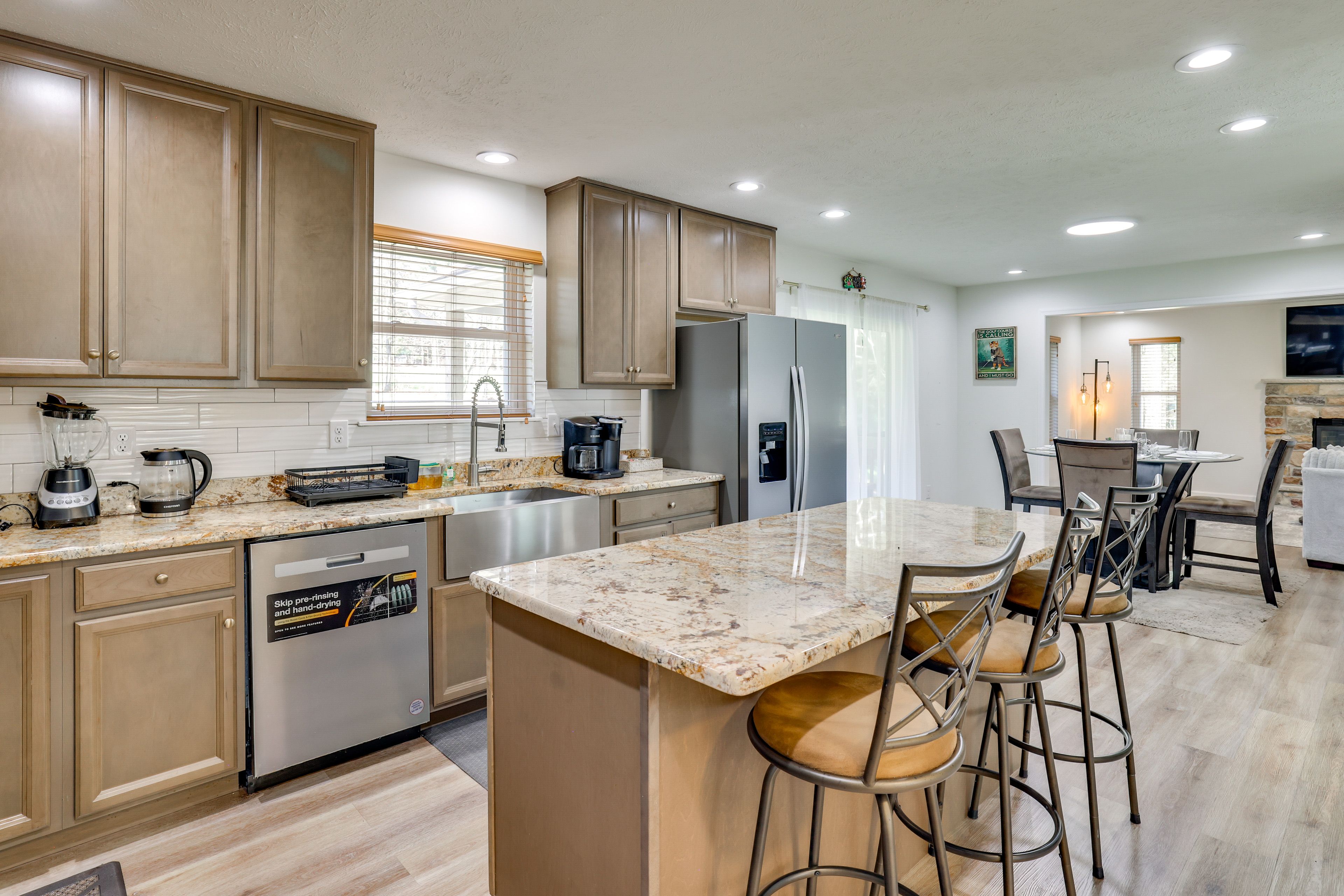 Kitchen | Cooking Basics | Coffee Maker | Trash Bags & Paper Towels Provided