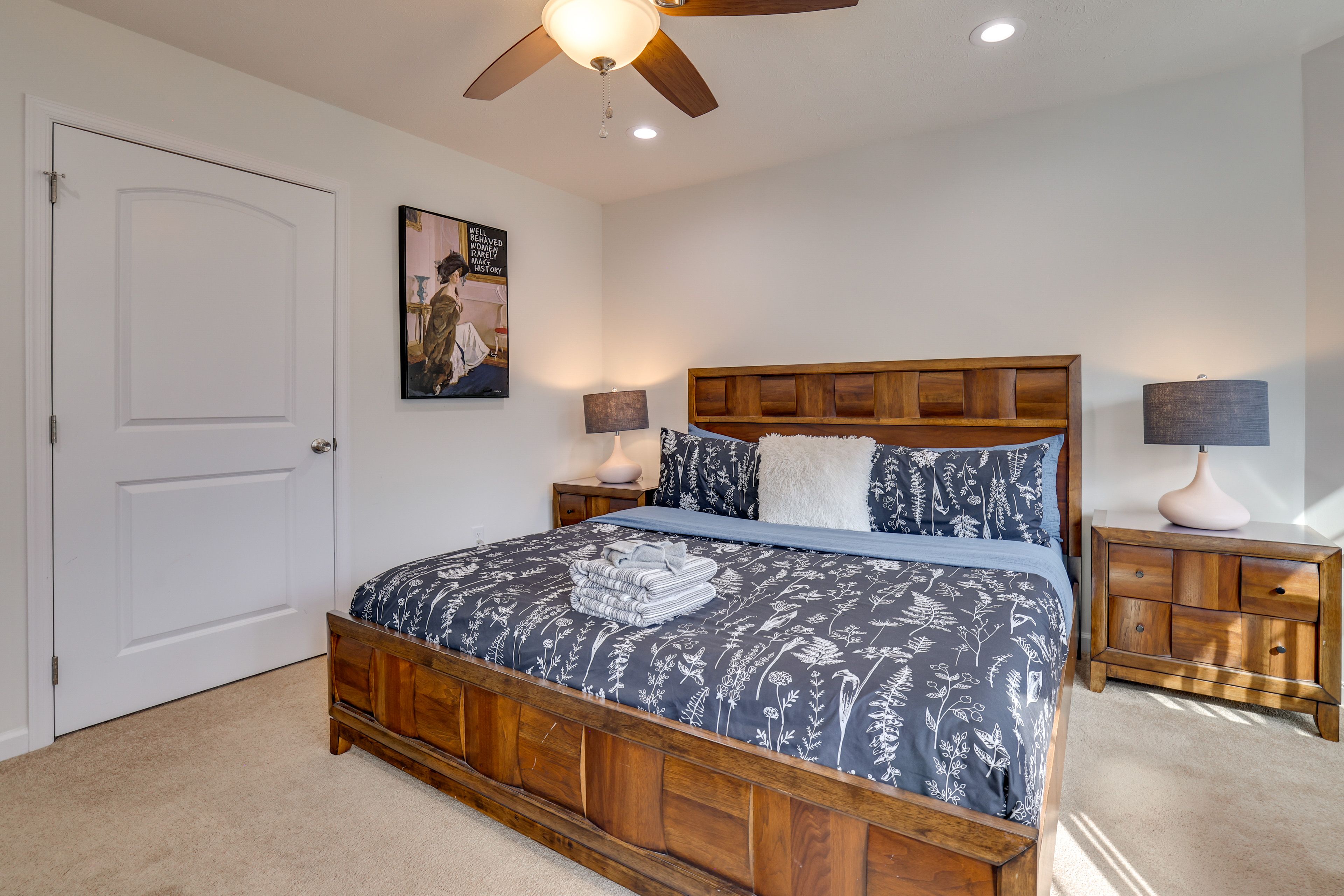 Bedroom 2 | King Bed | Smart TV