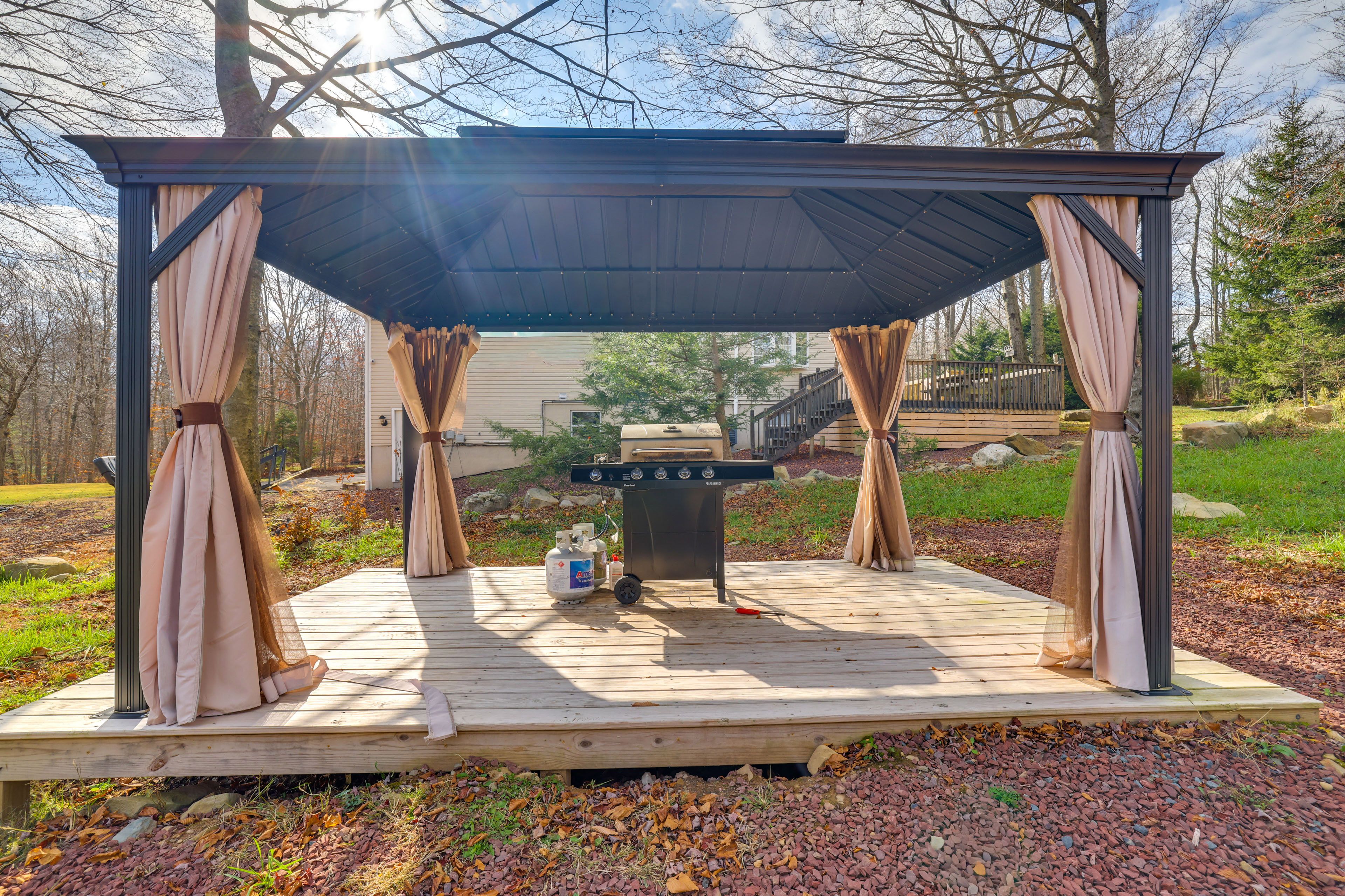 Gazebo | Gas Grill