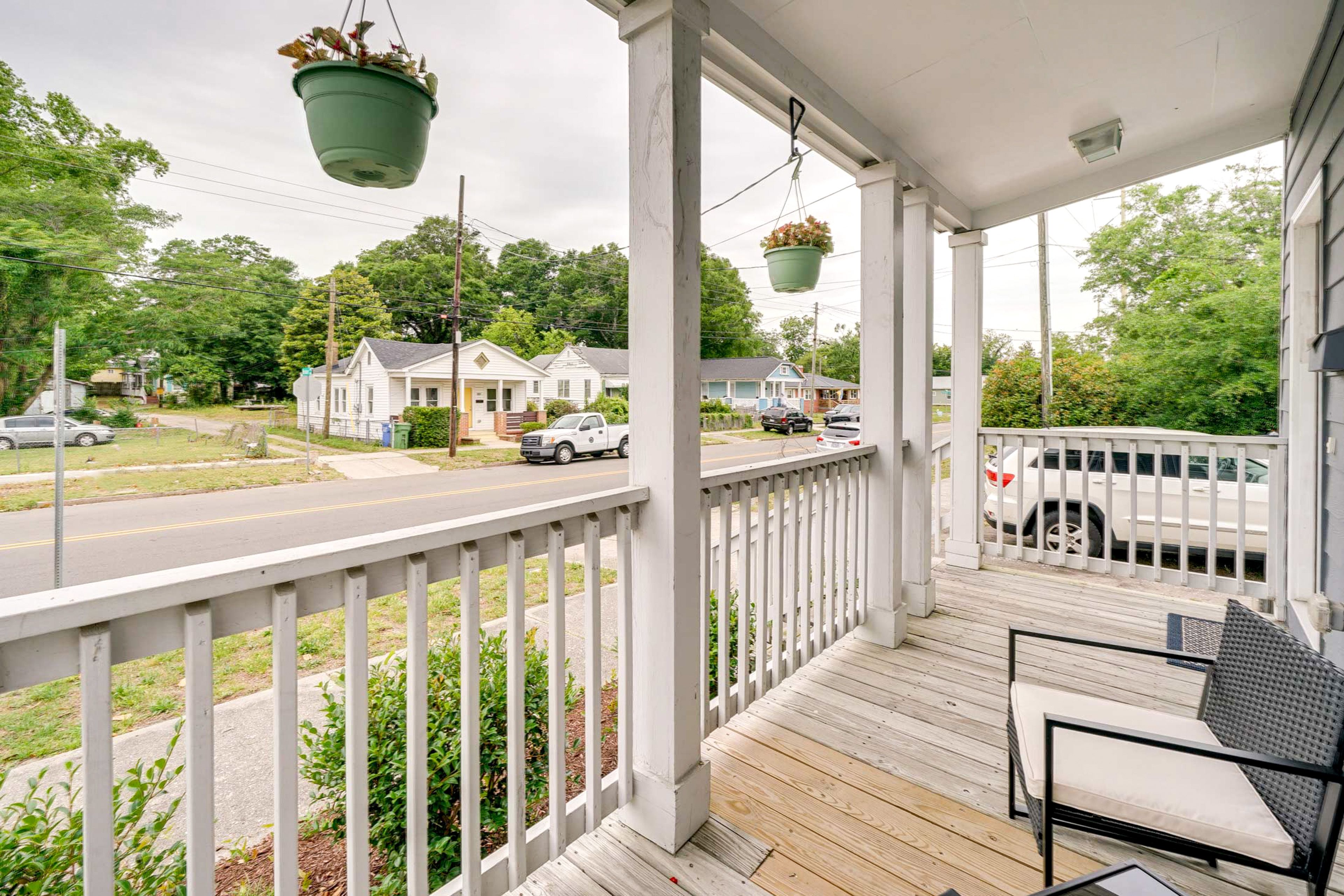 Covered Porch | Self Check-In | 0.7 Mi to Historic Downtown District