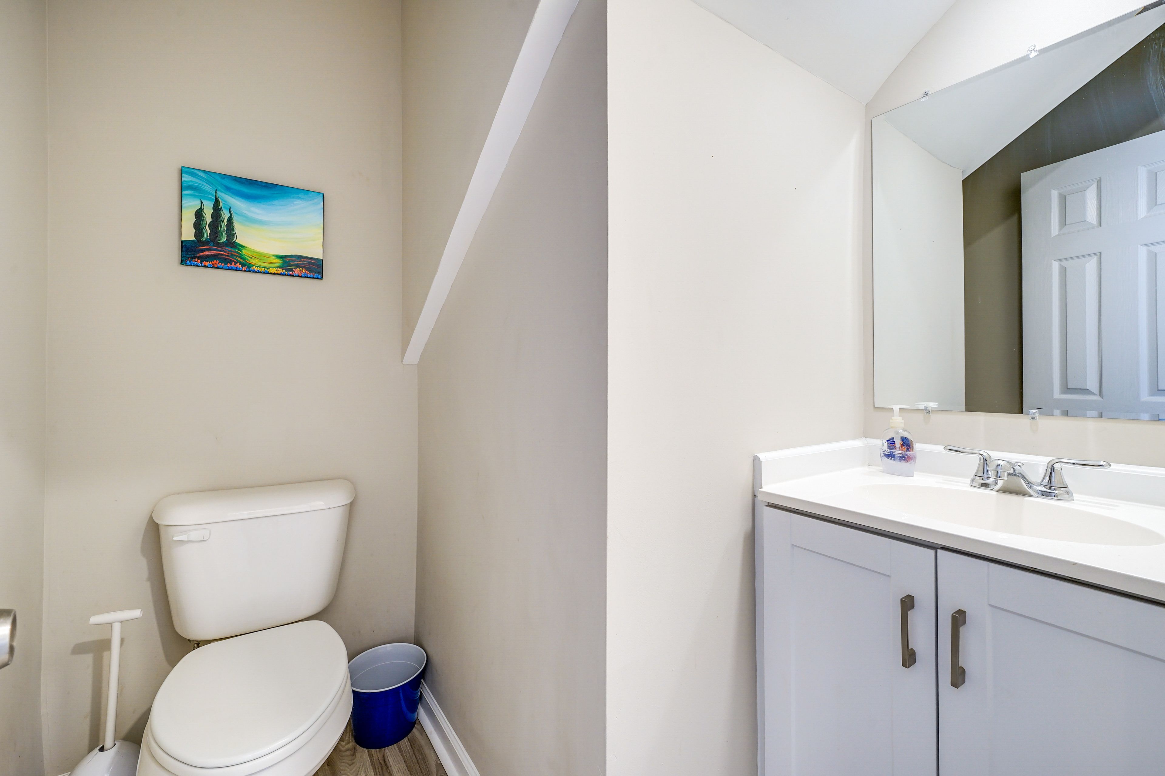 Half Bathroom | 1st Floor