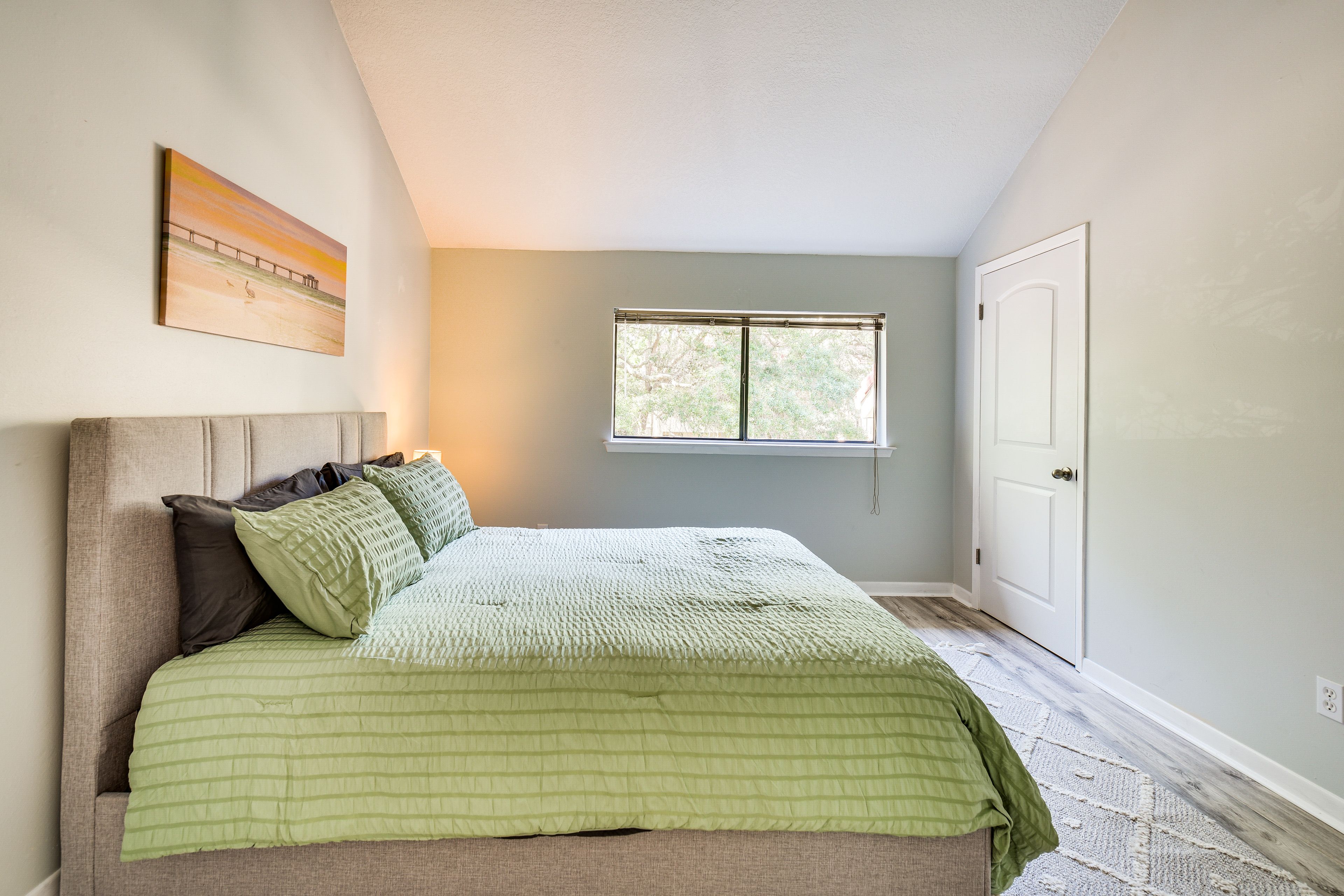 Bedroom 3 | Queen Bed
