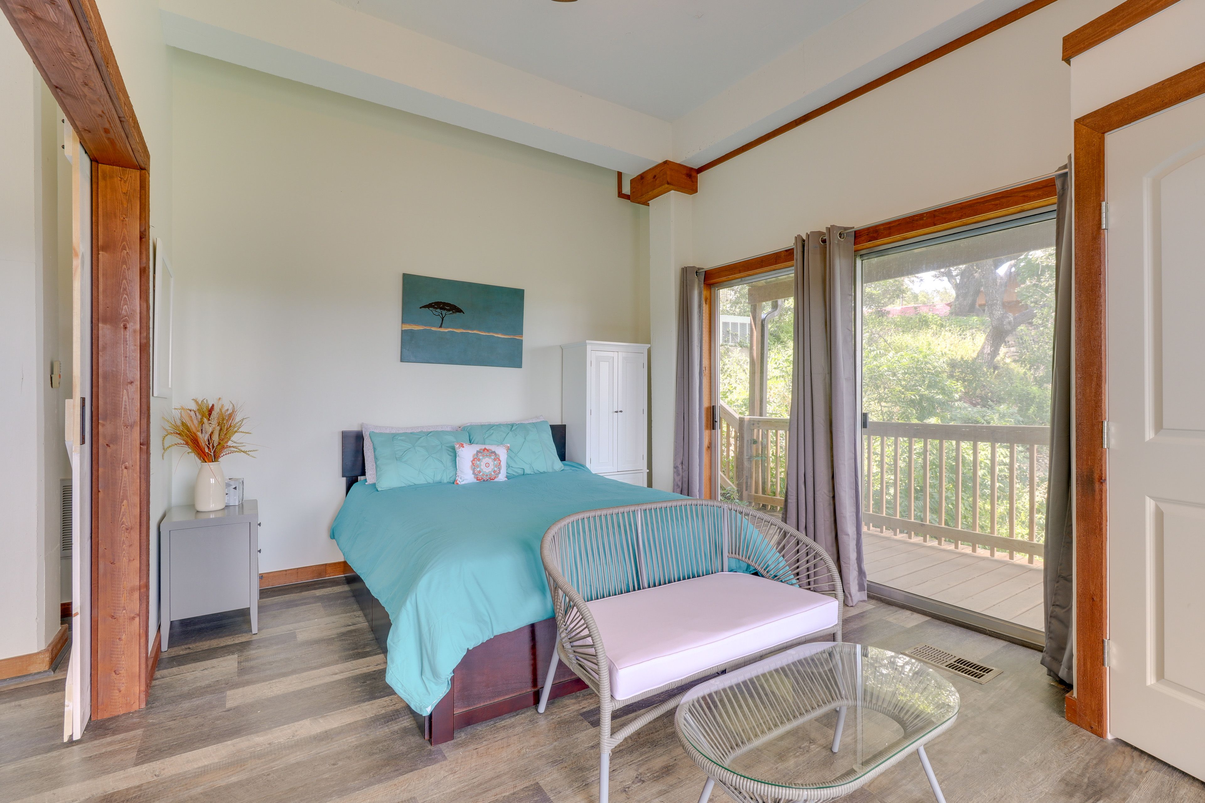 Bedroom 1 | Queen Bed