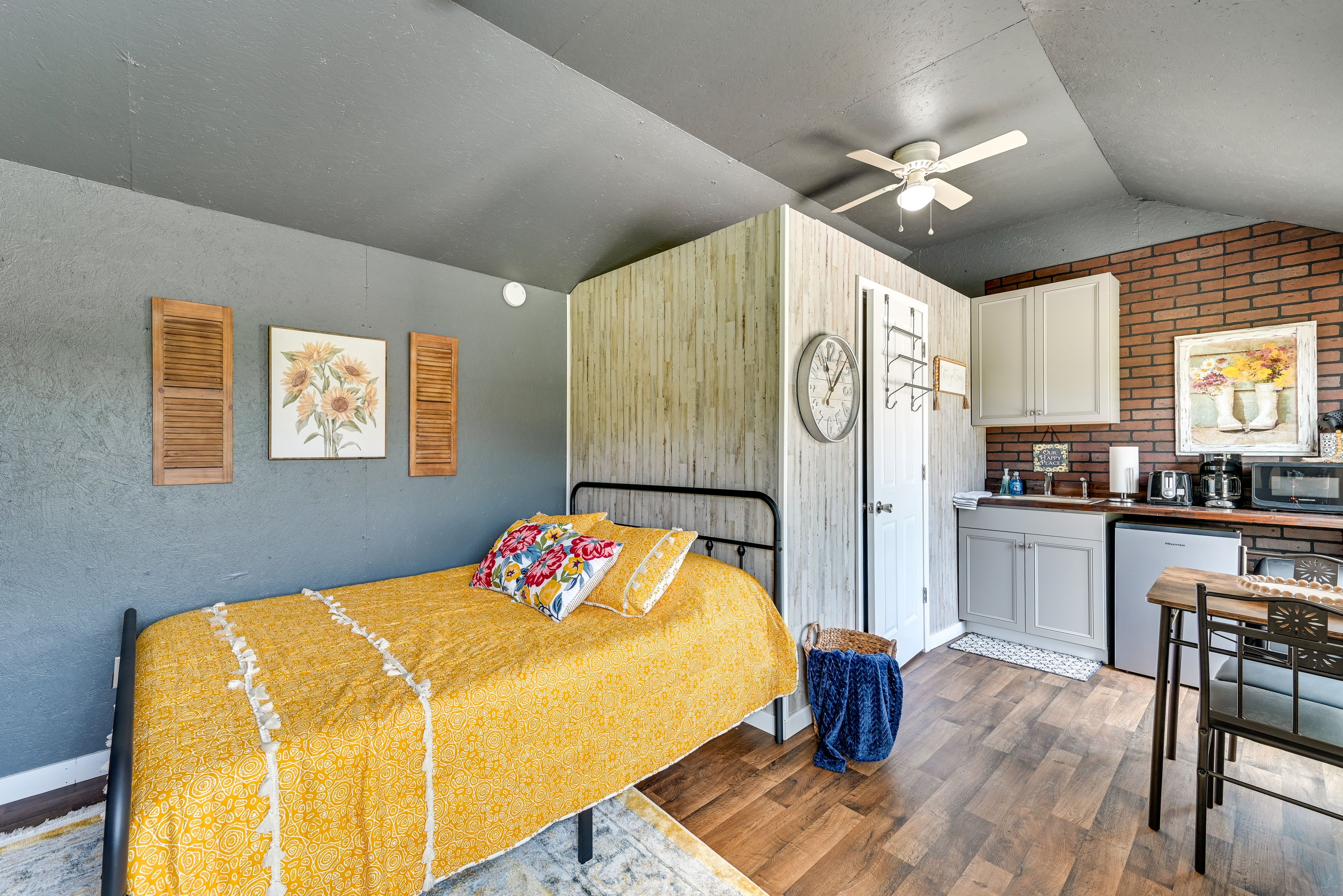Brownsville Vacation Rental | 350 Sq Ft | 1BA | Studio | Step-Free Access