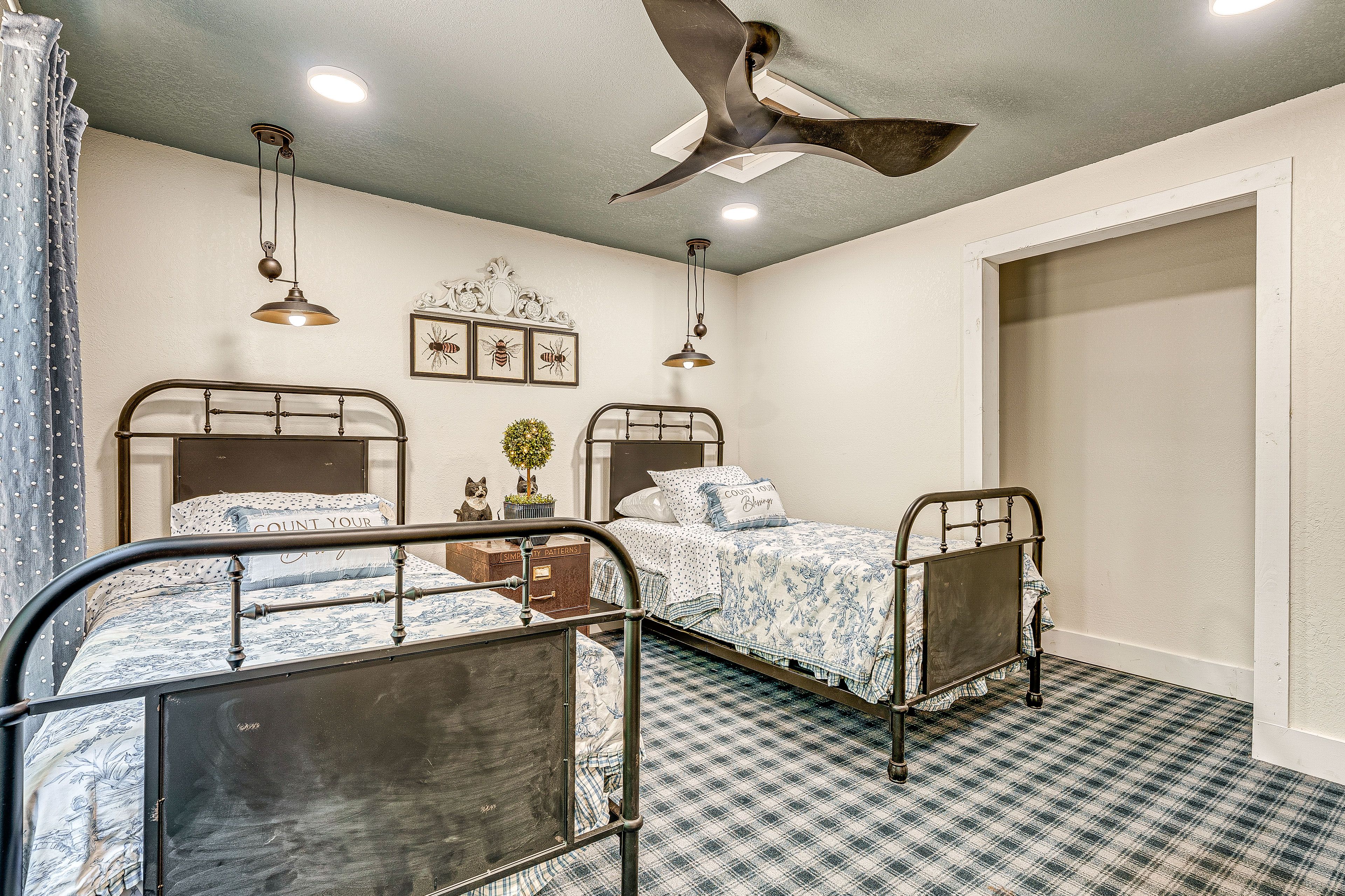 Bedroom 3 | 2 Twin Beds