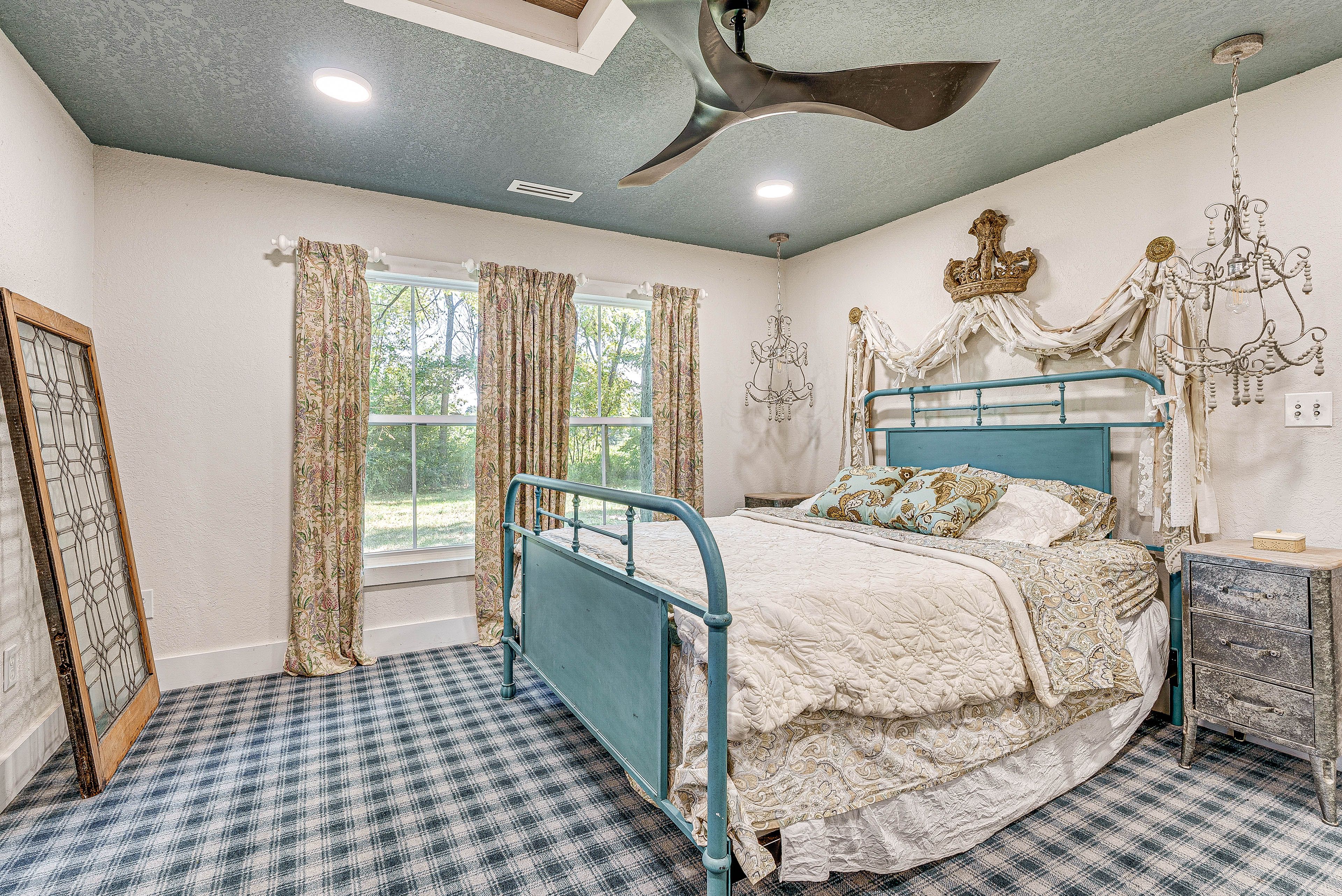 Bedroom 2 | Queen Bed