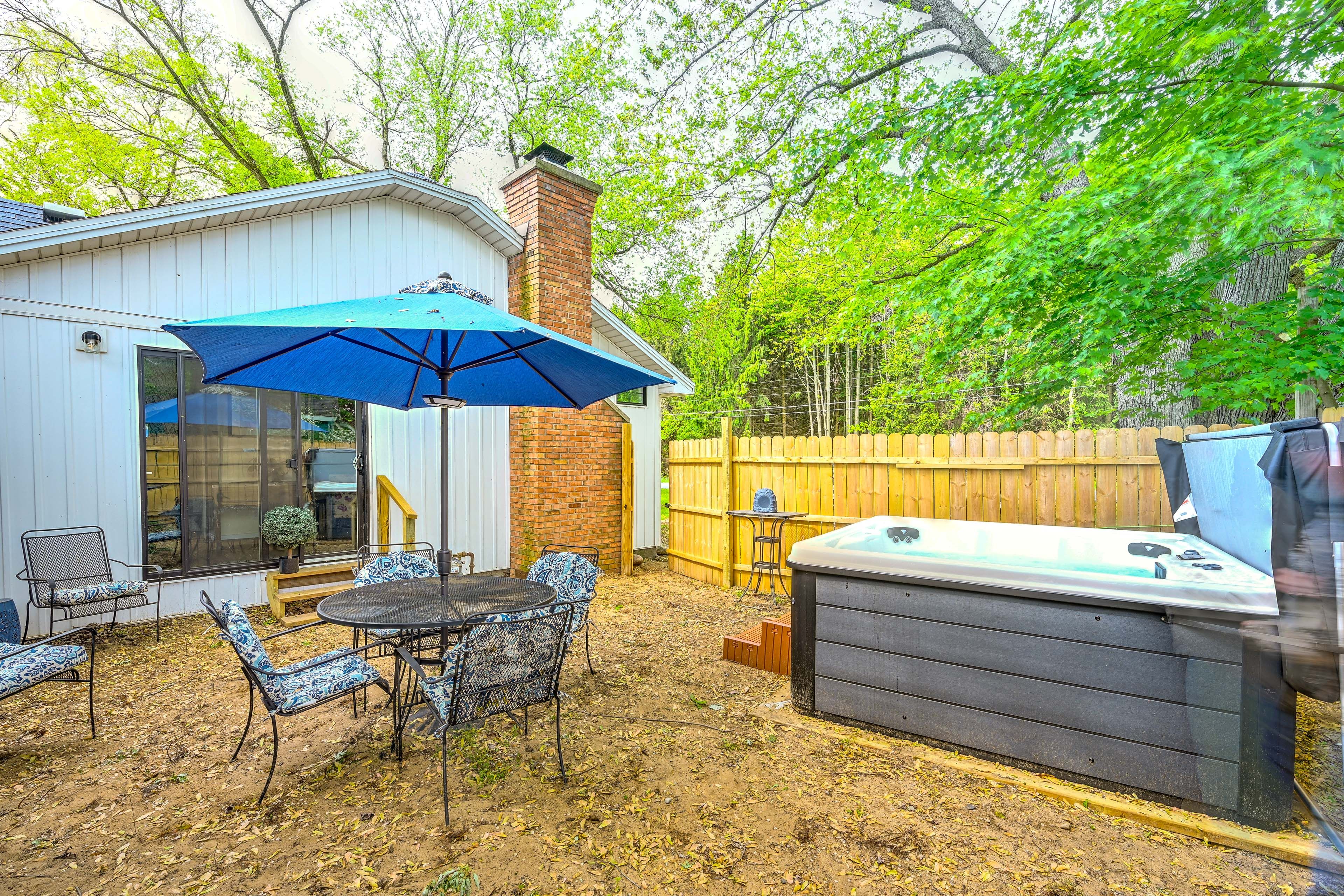 Private Yard | Outdoor Dining | Hot Tub