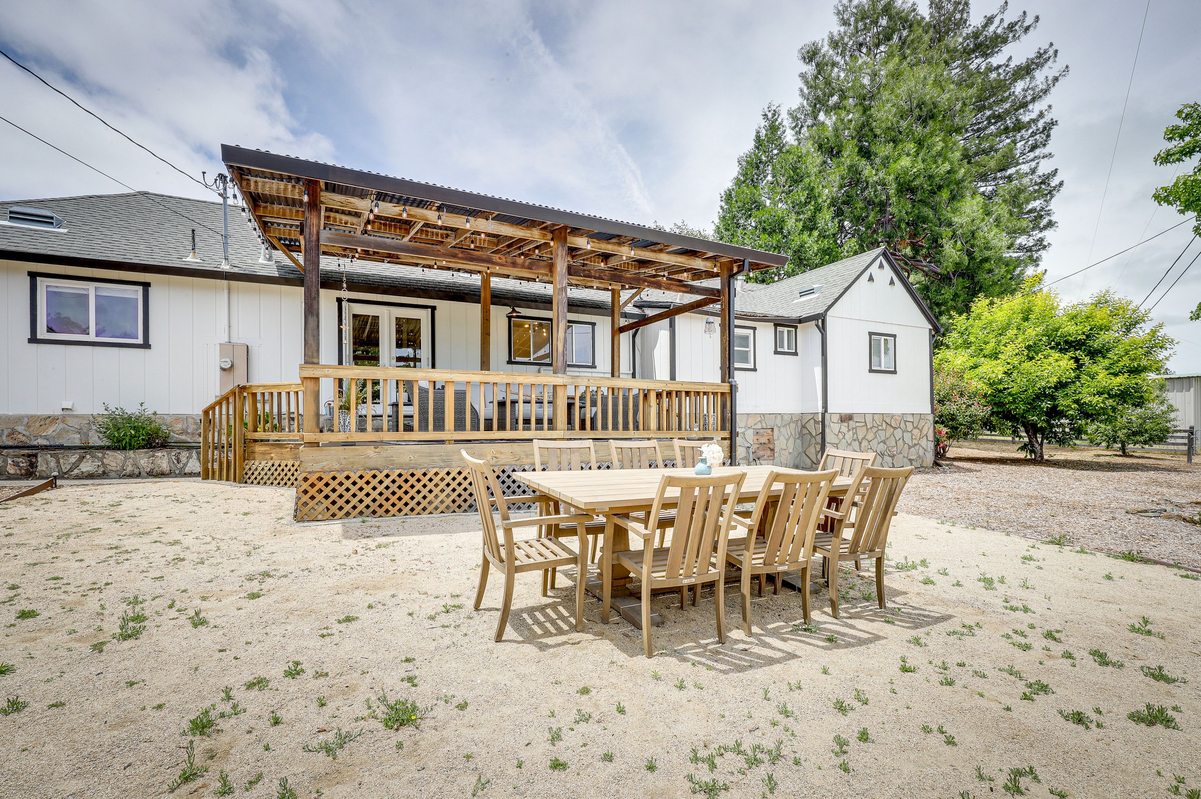 Dining Area | Wood-Burning Grill (Wood Provided)