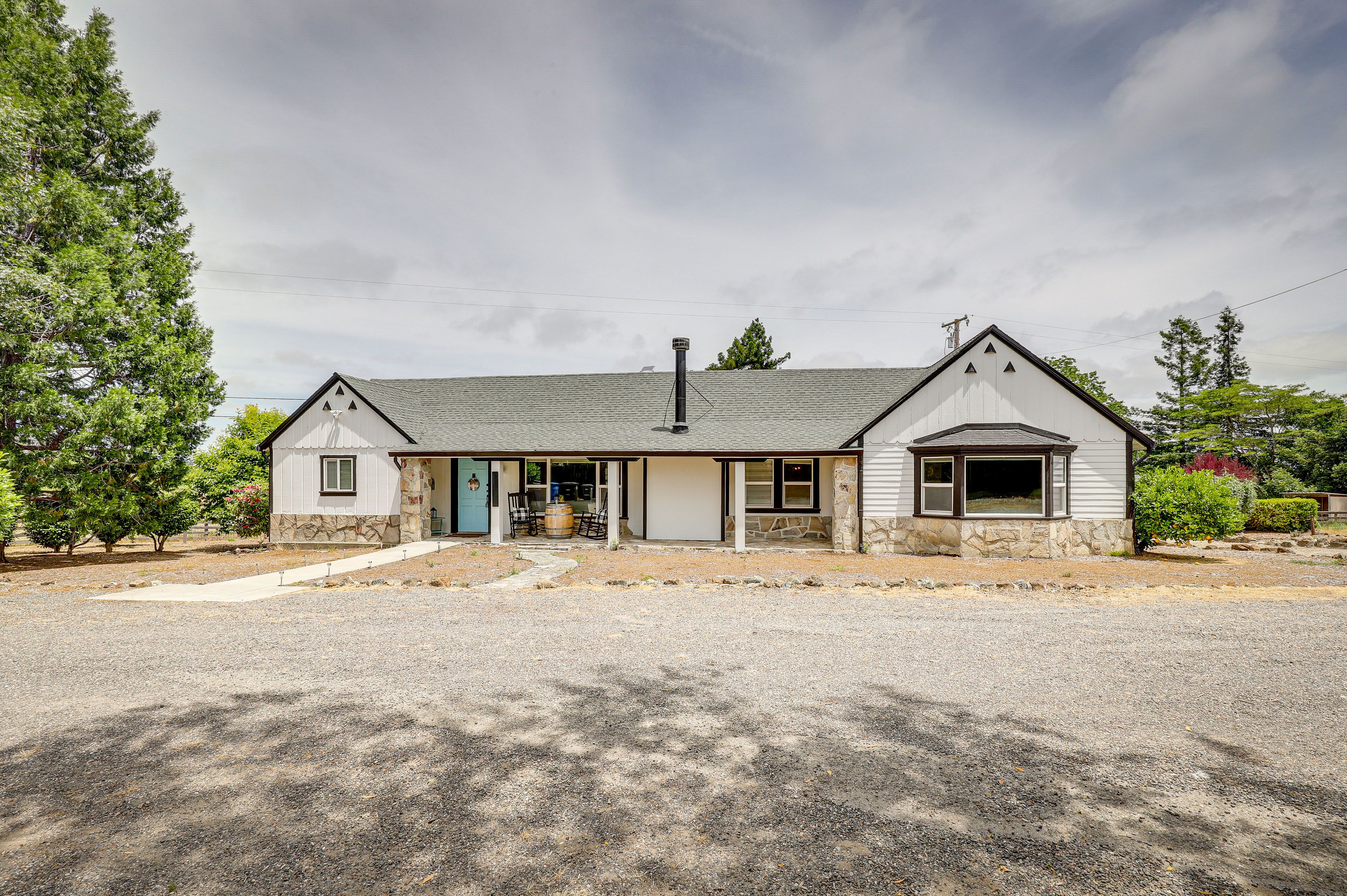 Parking | Gravel Driveway (4 Vehicles) | RV/Trailer Parking Allowed