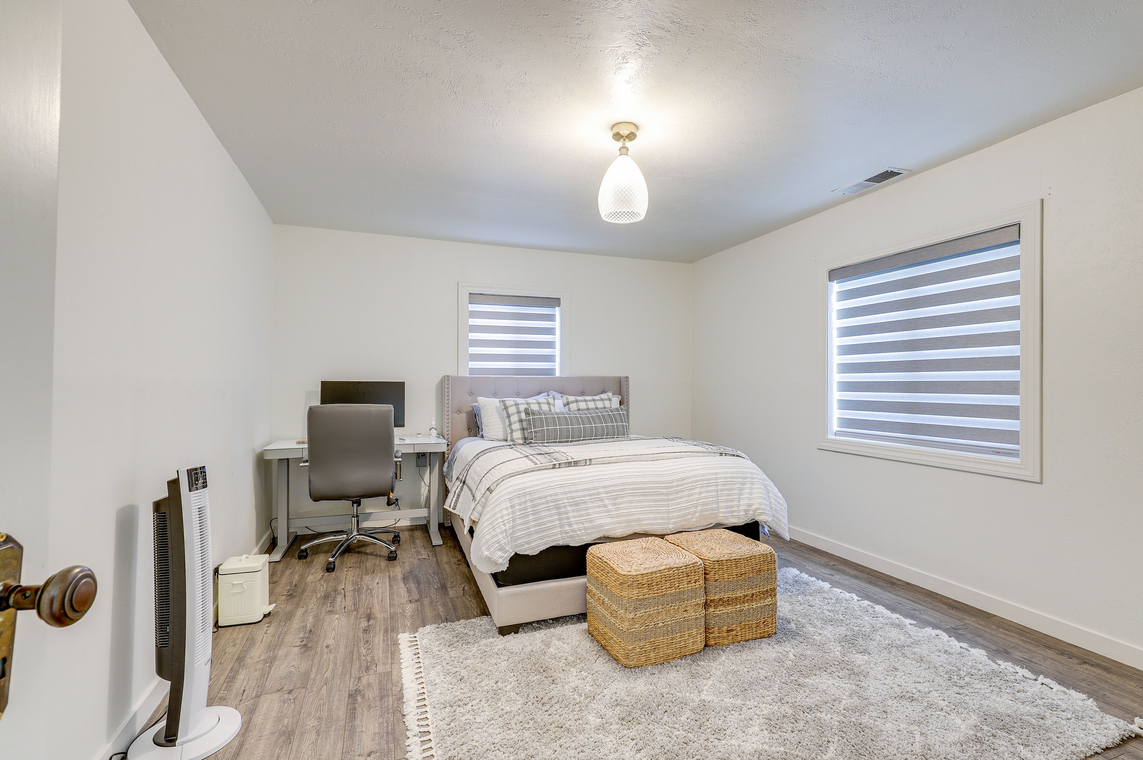 Bedroom 2 | Queen Bed