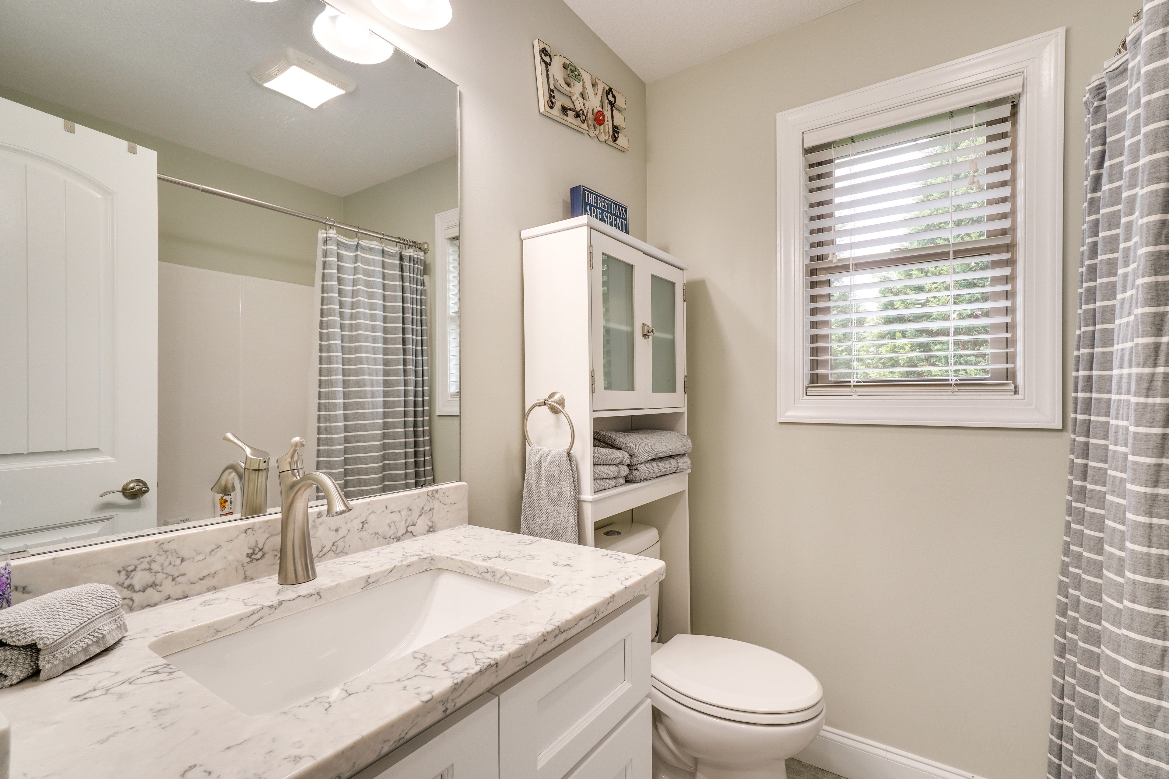 Full Bathroom | Hair Dryer | Iron & Board