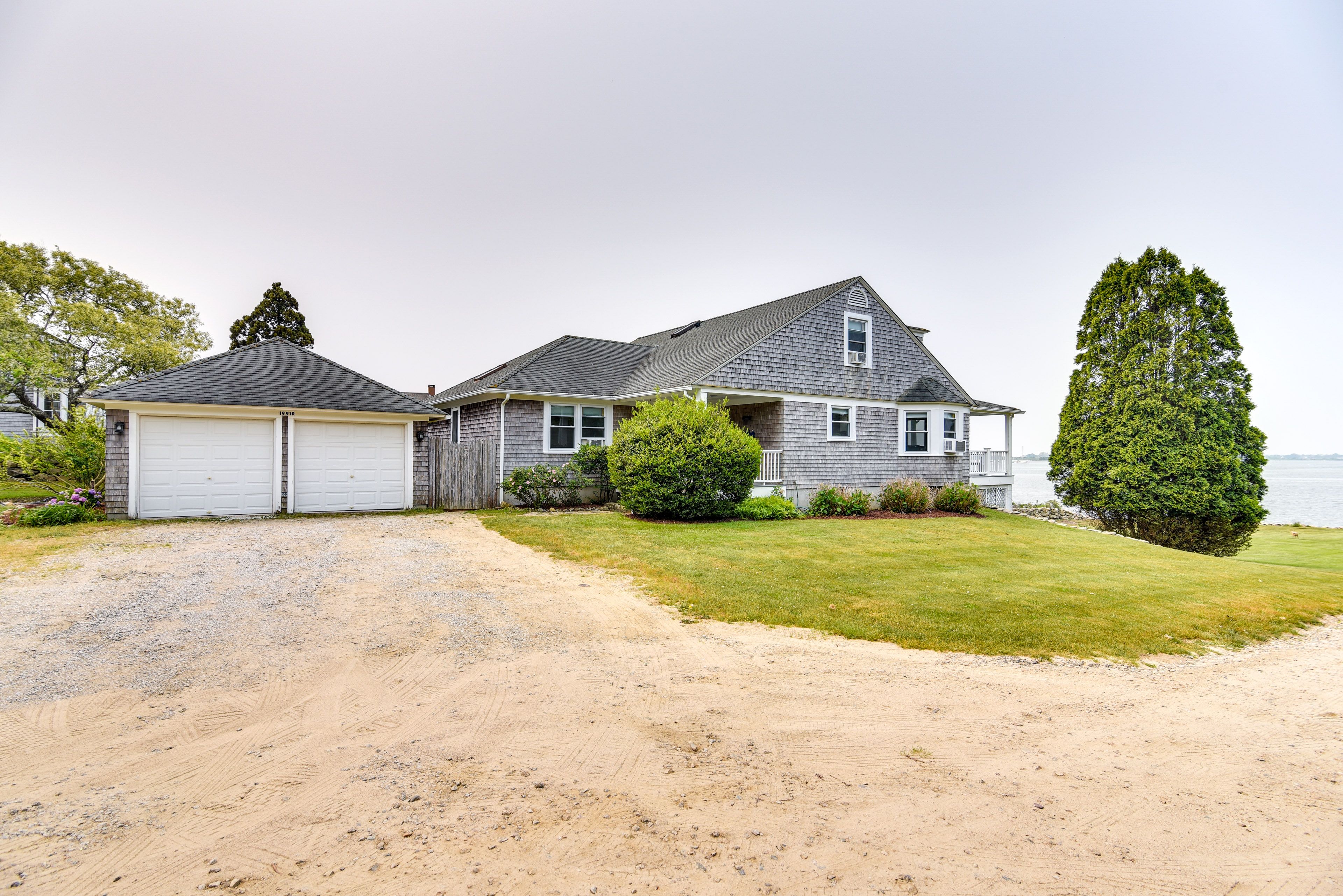 Parking | Driveway (4 Vehicles)