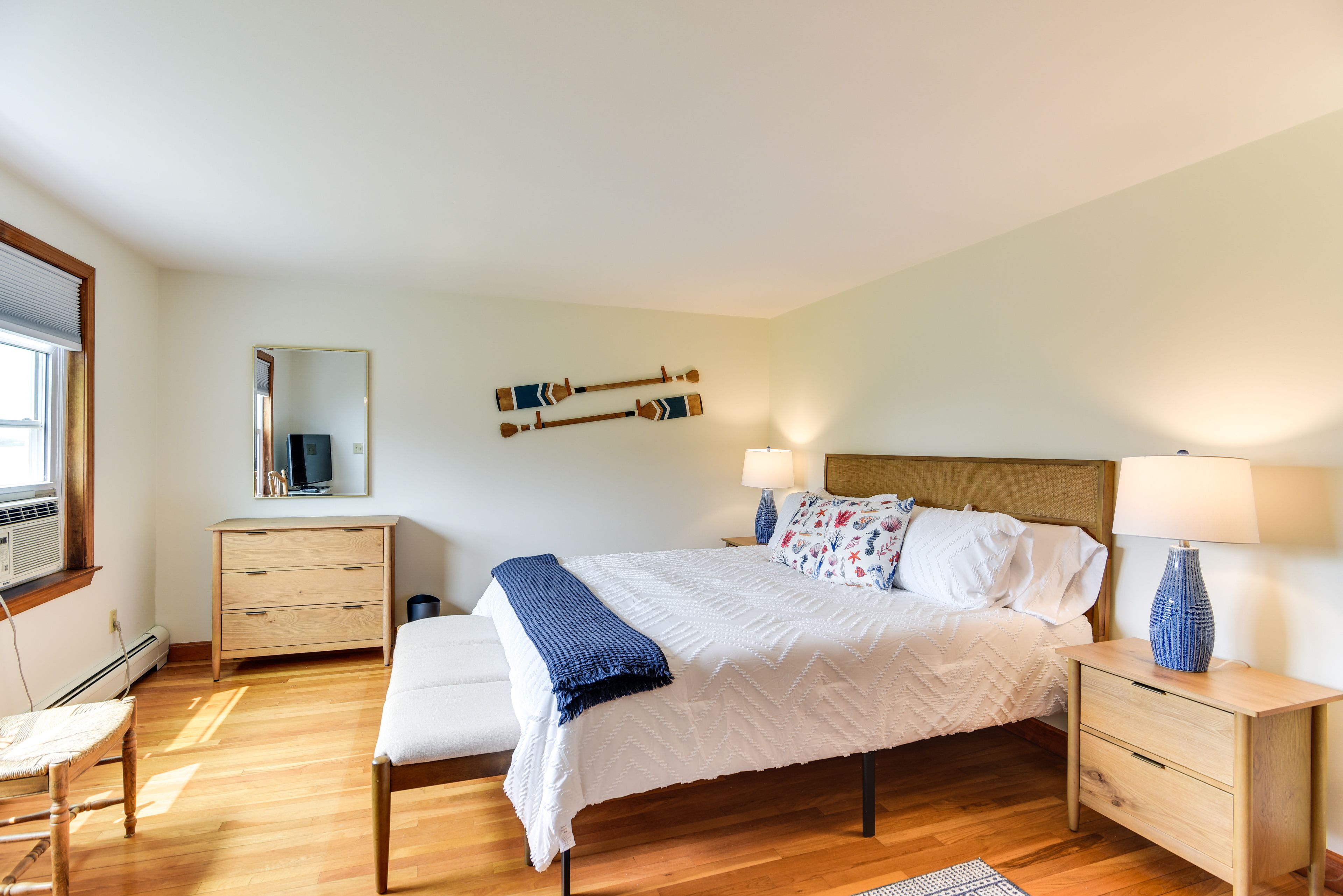 Bedroom 1 | King Bed