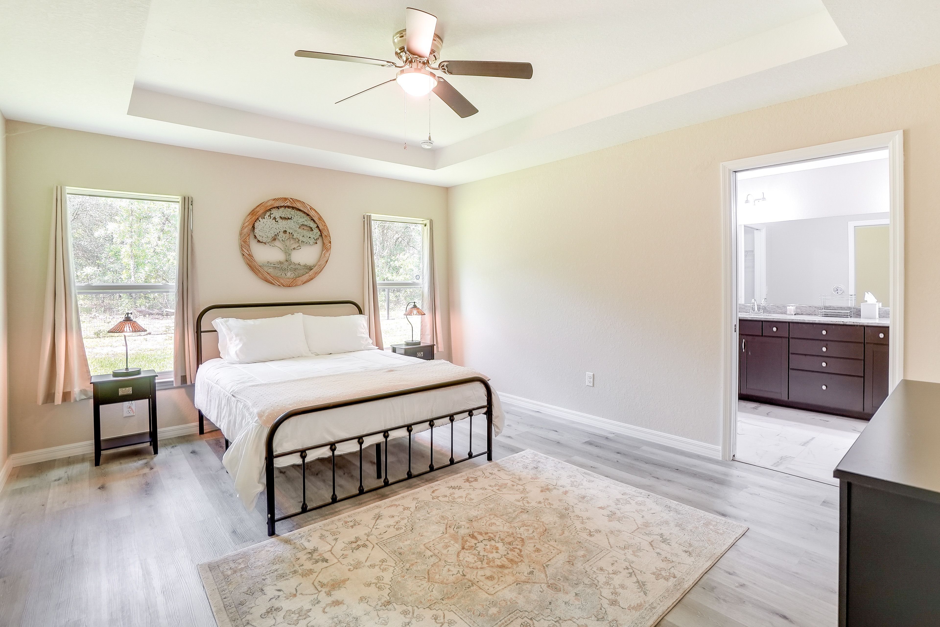 Bedroom 1 | Queen Bed | Linens Provided | Smart TV | En-Suite Bathroom